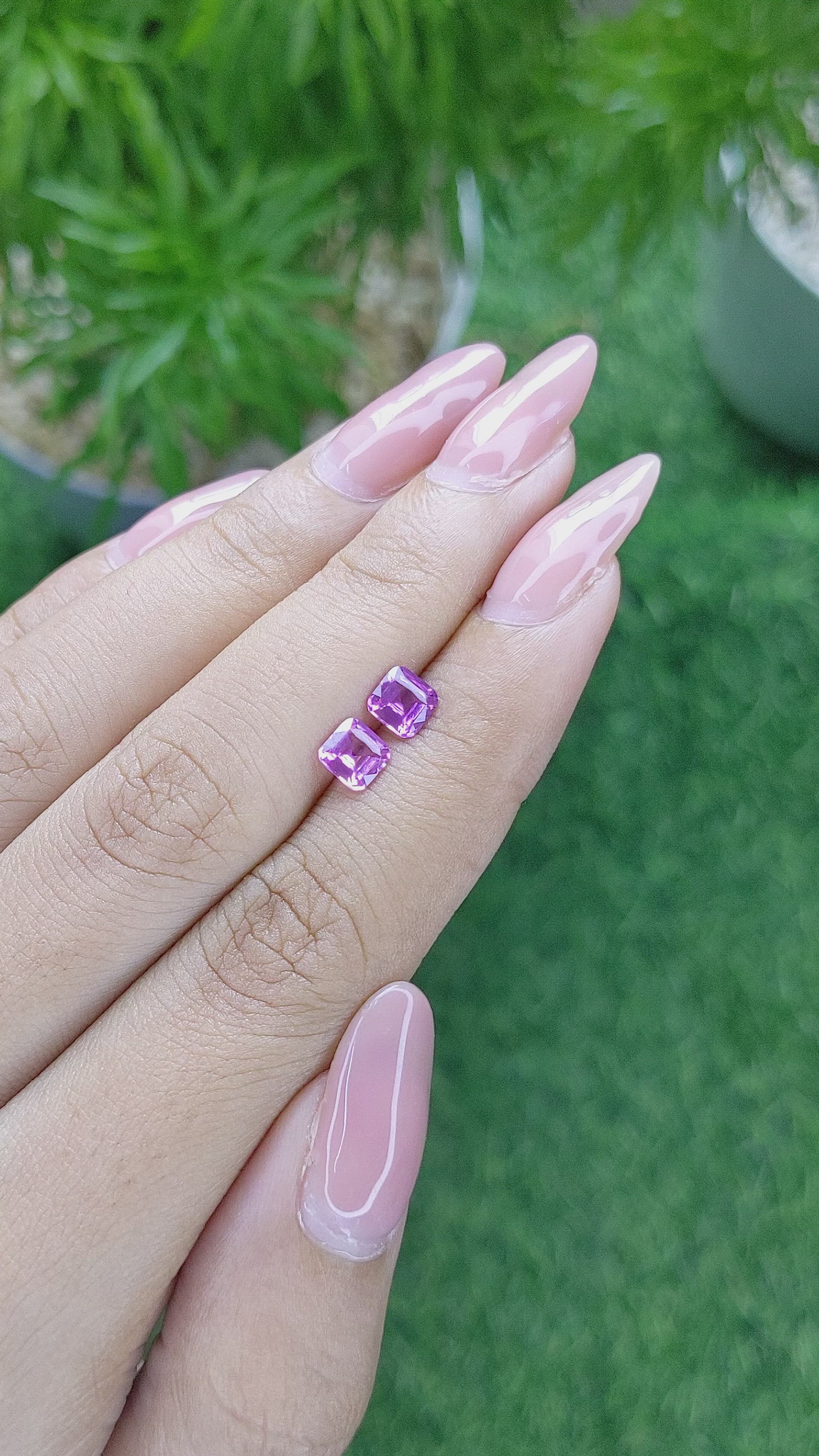 1.20&nbsp;Ct.Tw.Total Carat Weight Pinkish Purple Sapphire Pair from Africa Size Video