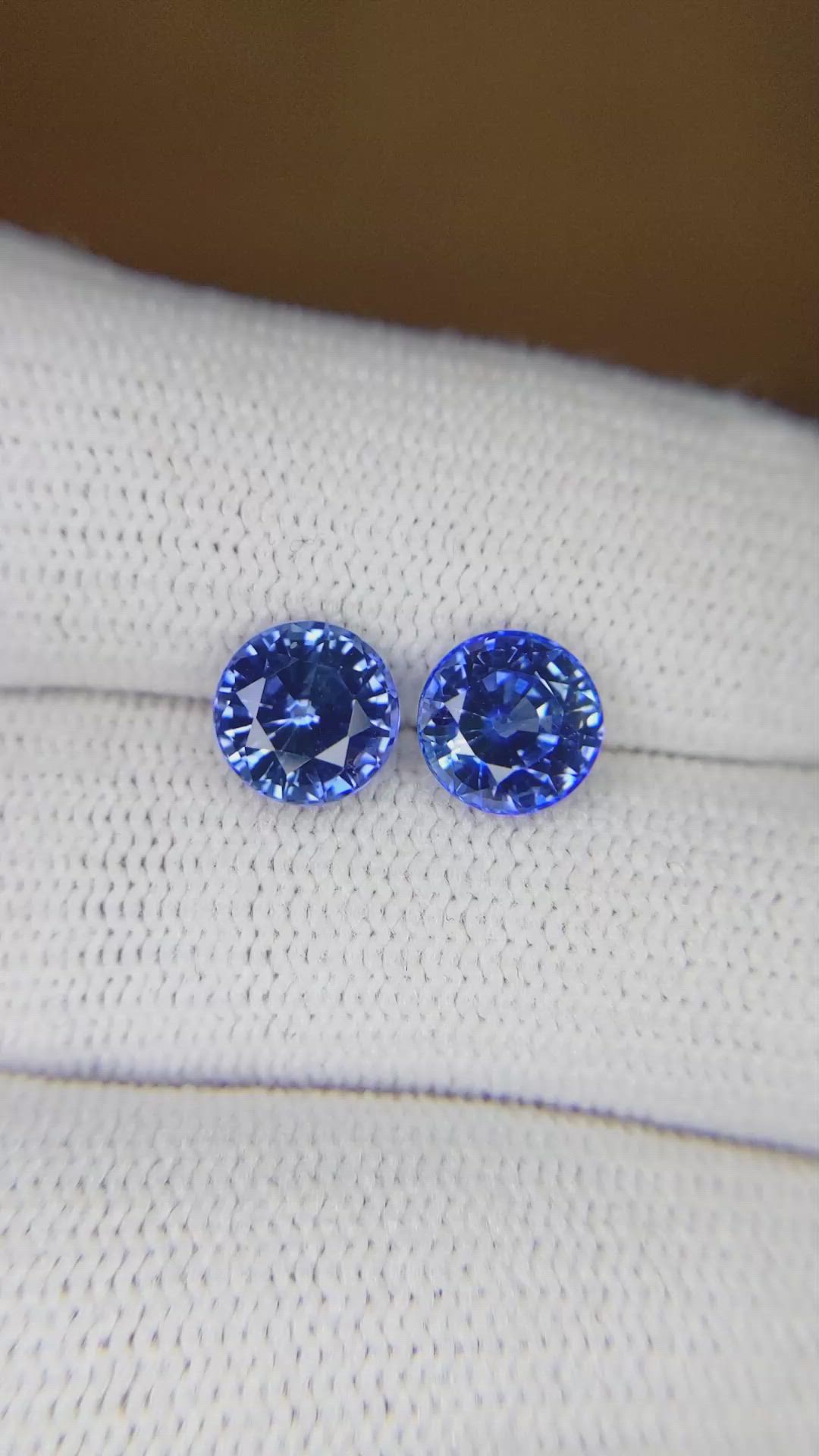 3.31&nbsp;Ct.Tw.Total Carat Weight Blue Sapphire Pair from Ceylon (Sri Lanka) Size Video