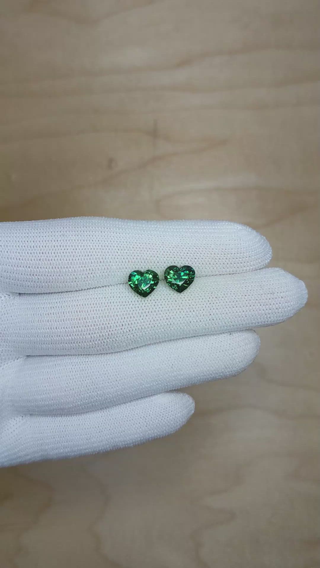 5.09&nbsp;Ct.Tw.Total Carat Weight Bluish Green Sapphire Pair from Ceylon (Sri Lanka) Size Video