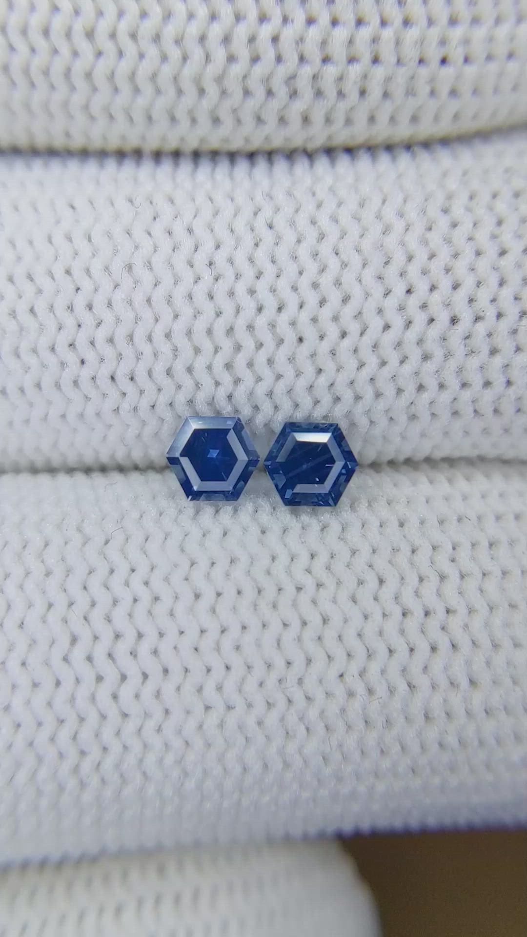 0.69&nbsp;Ct.Tw.Total Carat Weight Blue Sapphire Pair from Africa Size Video