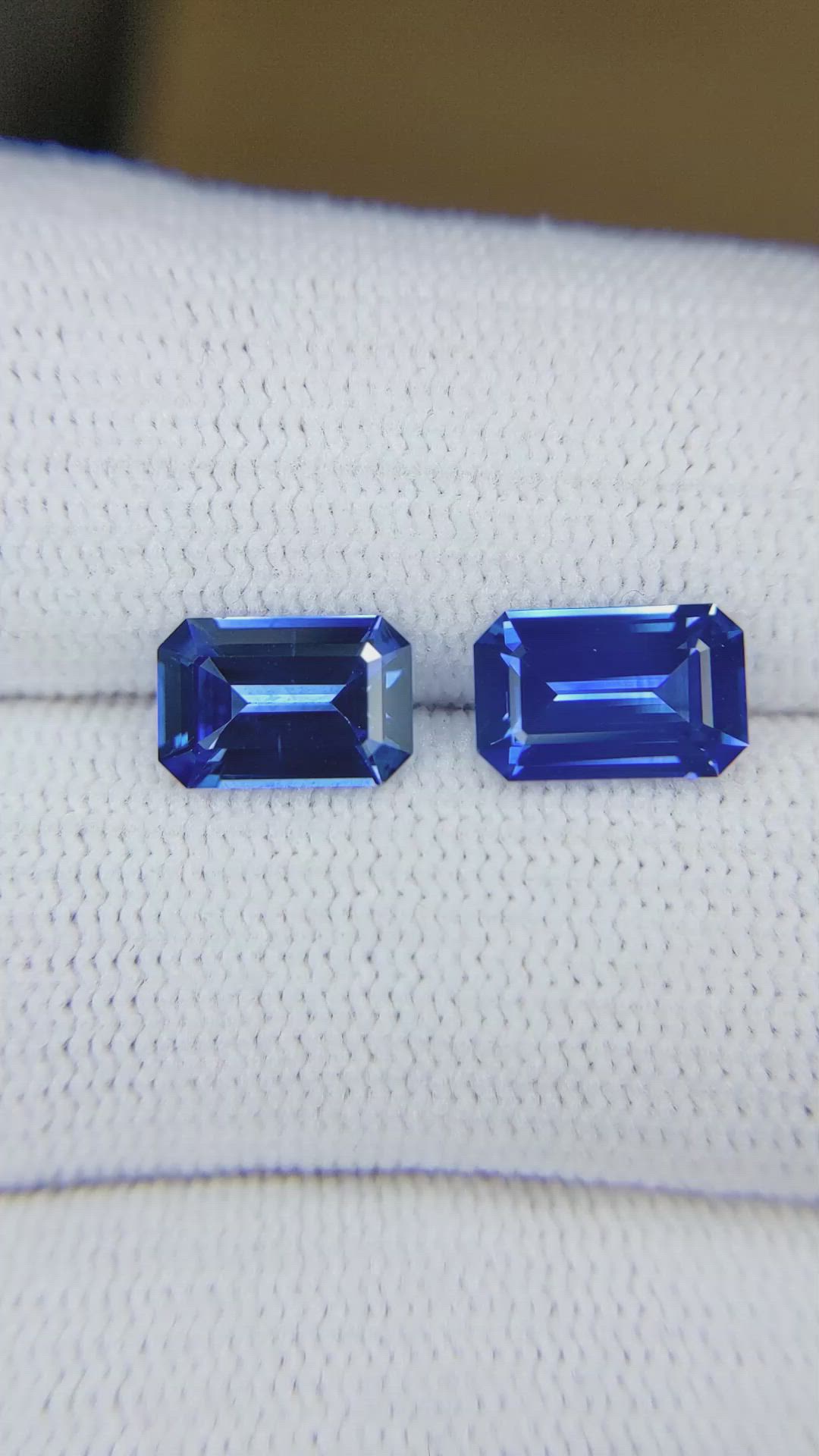 3.54&nbsp;Ct.Tw.Total Carat Weight Blue Sapphire Pair from Ceylon (Sri Lanka) Size Video