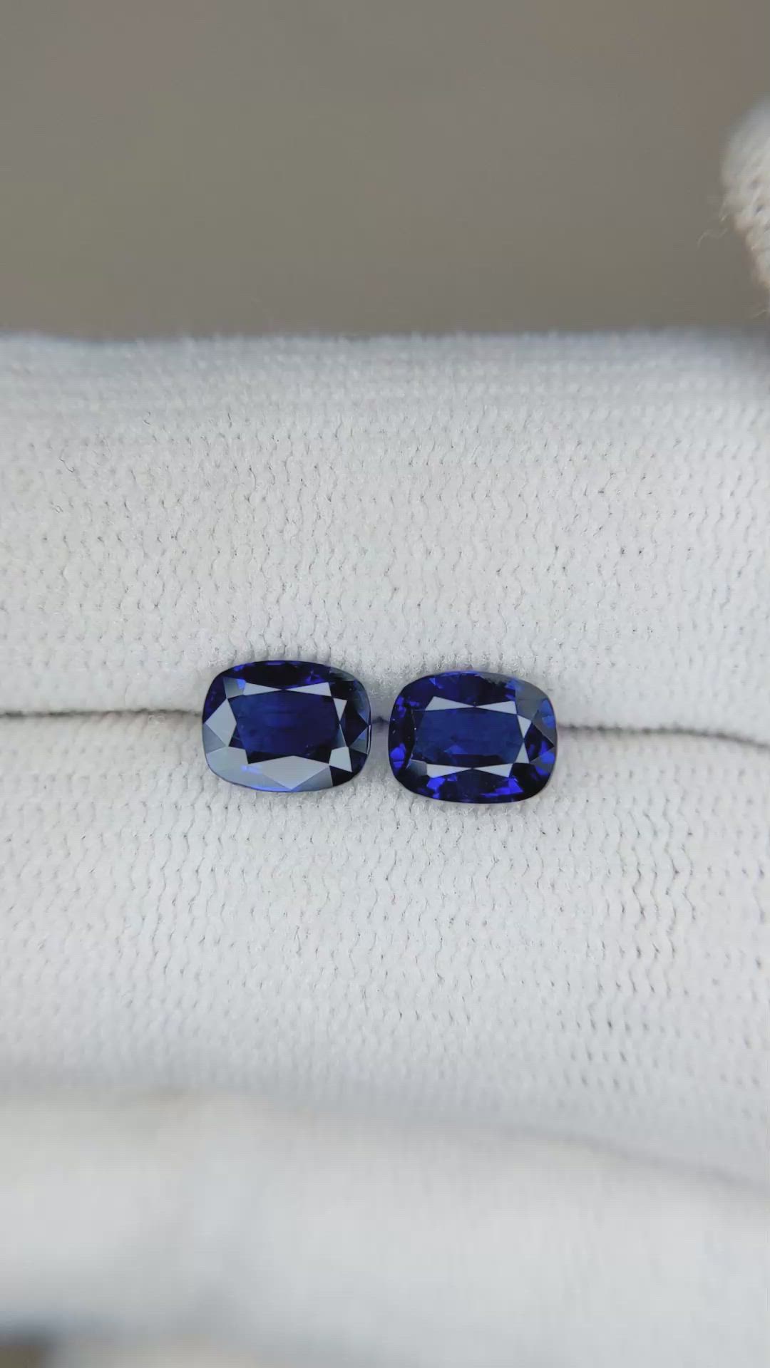 1.90 Ct.Tw.Total Carat Weight Blue Sapphire Pair from Ceylon (Sri Lanka) Size Video