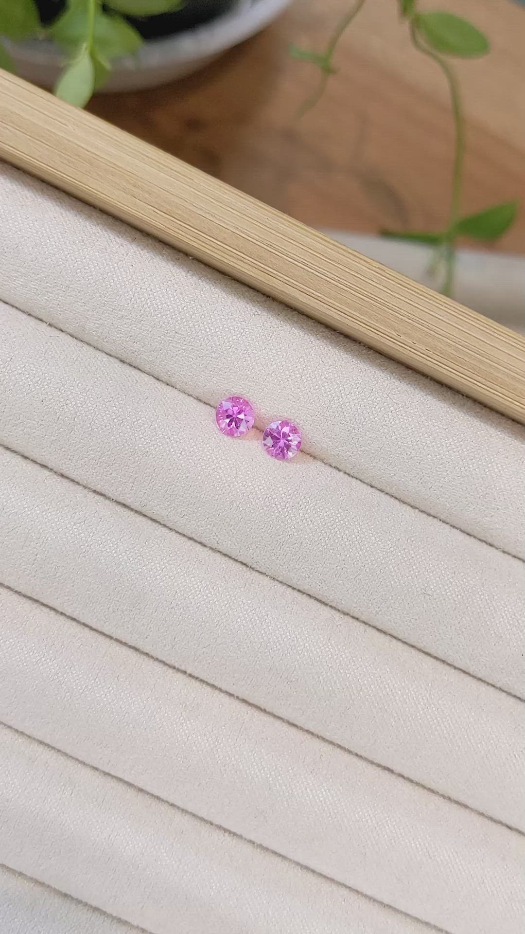 1.09&nbsp;Ct.Tw.Total Carat Weight Pink Sapphire Pair from Ceylon (Sri Lanka) Size Video