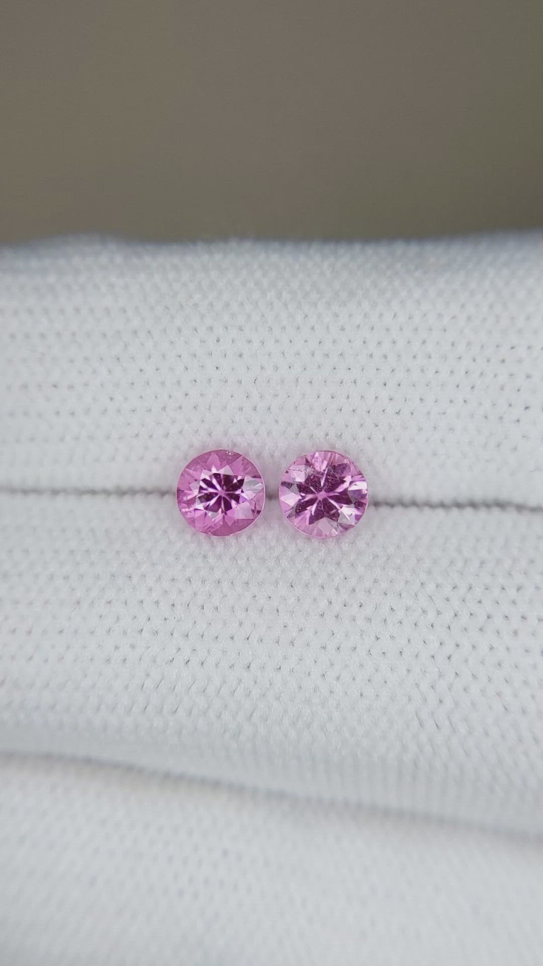 1.09&nbsp;Ct.Tw.Total Carat Weight Pink Sapphire Pair from Ceylon (Sri Lanka) Size Video