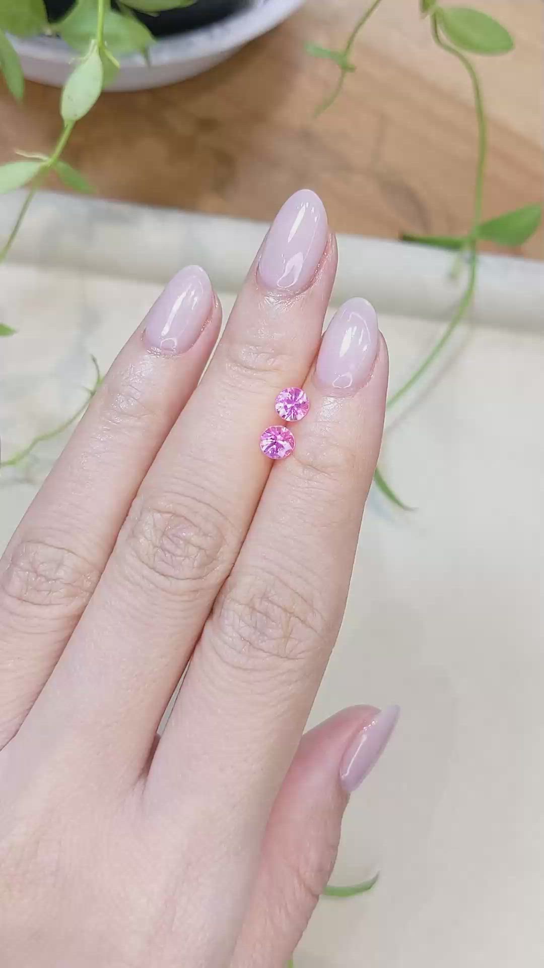 1.09&nbsp;Ct.Tw.Total Carat Weight Pink Sapphire Pair from Ceylon (Sri Lanka) Size Video