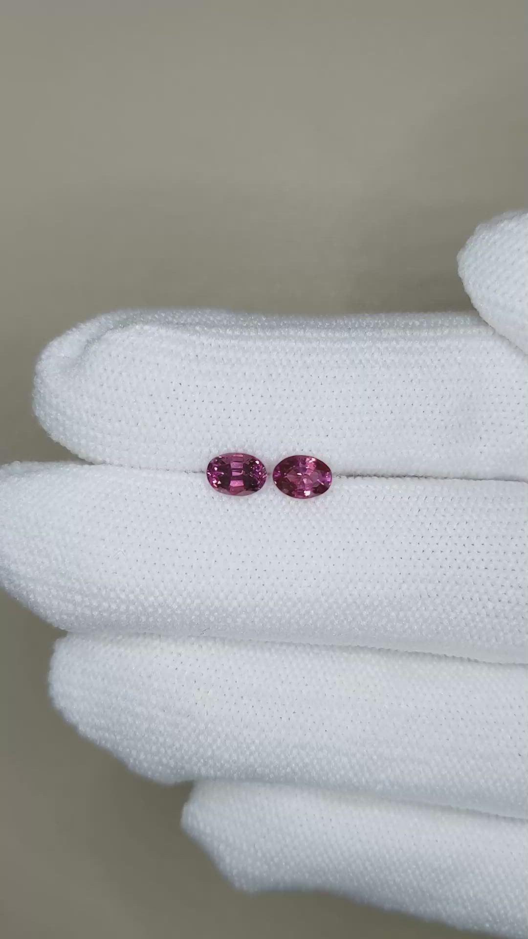 1.21&nbsp;Ct.Tw.Total Carat Weight Pinkish Purple Sapphire Pair from Ceylon (Sri Lanka) Size Video