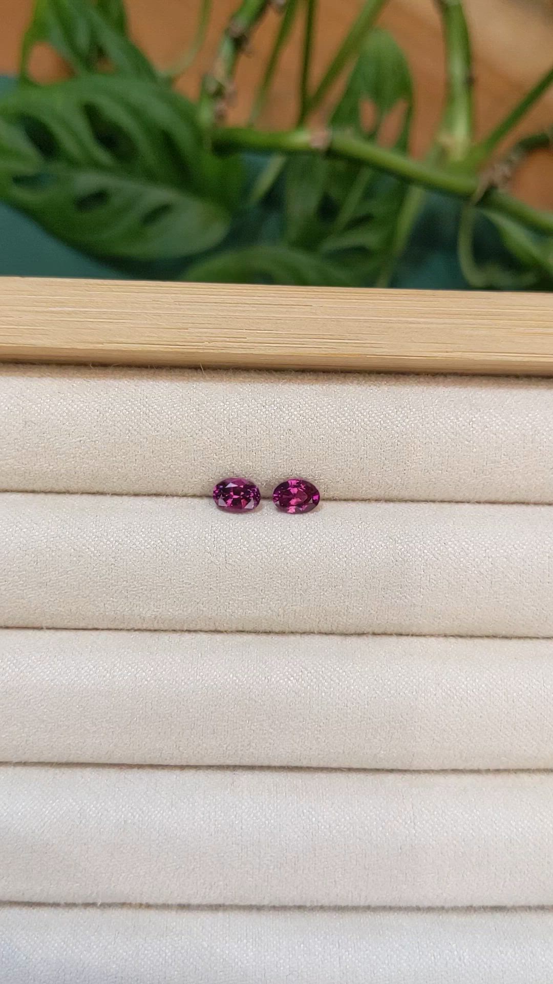 1.21&nbsp;Ct.Tw.Total Carat Weight Pinkish Purple Sapphire Pair from Ceylon (Sri Lanka) Size Video