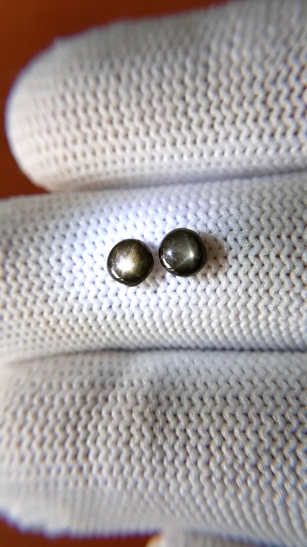 1.06&nbsp;Ct.Tw.Total Carat Weight Black Star Sapphire Pair from Ceylon (Sri Lanka) Size Video