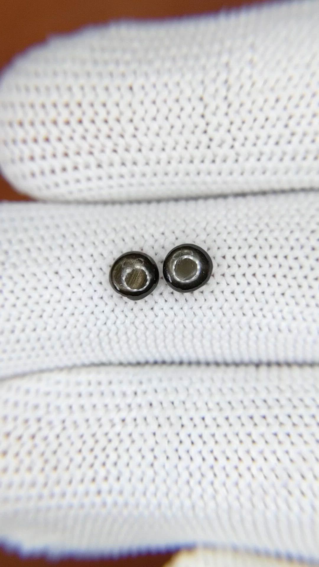 1.06&nbsp;Ct.Tw.Total Carat Weight Black Star Sapphire Pair from Ceylon (Sri Lanka) Size Video