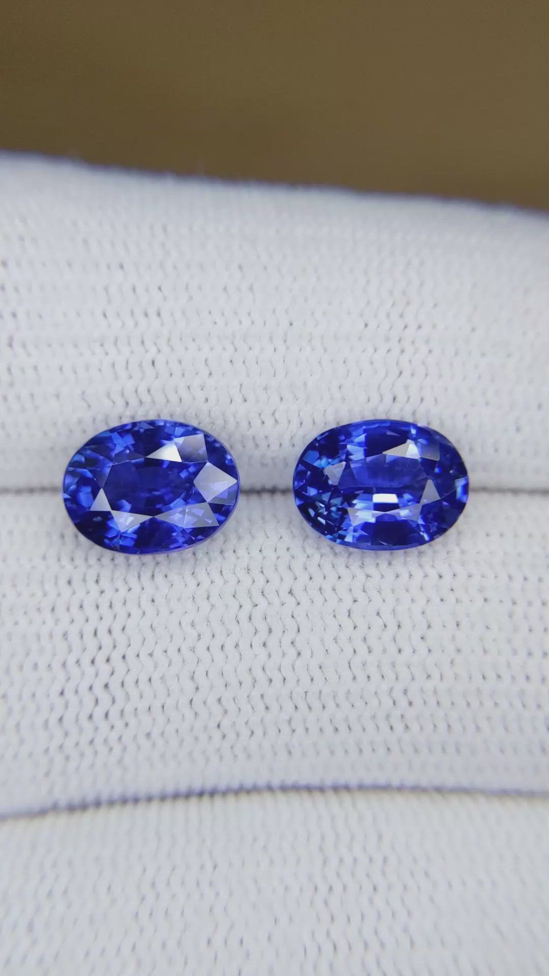 6.03&nbsp;Ct.Tw.Total Carat Weight Blue Sapphire Pair from Ceylon (Sri Lanka) Size Video