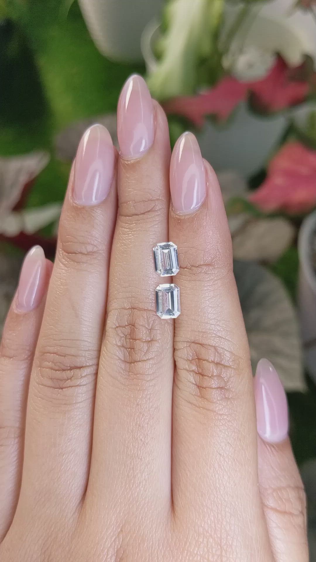 2.04&nbsp;Ct.Tw.Total Carat Weight White Sapphire Pair from Ceylon (Sri Lanka) Size Video