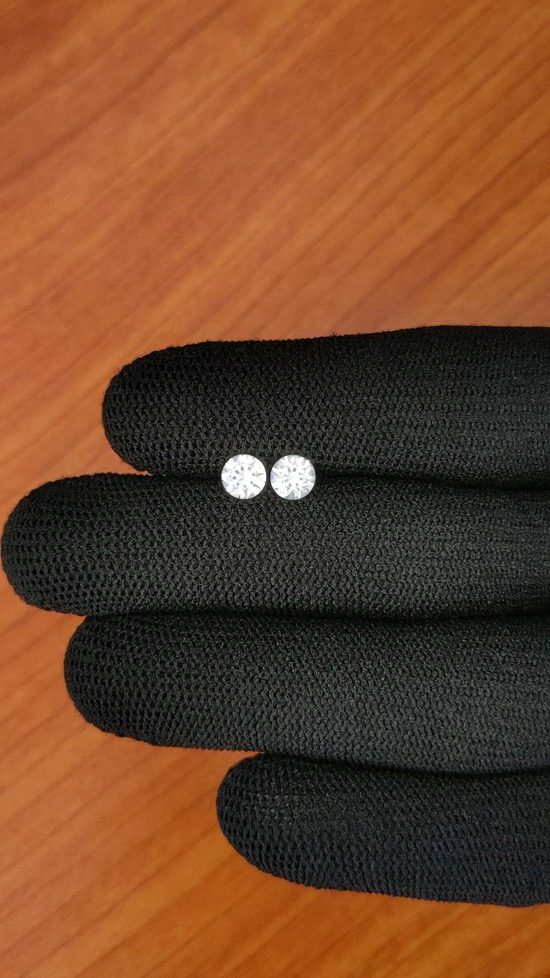 1.15 Ct.Tw.Total Carat Weight White Sapphire Pair from Ceylon (Sri Lanka) Size Video
