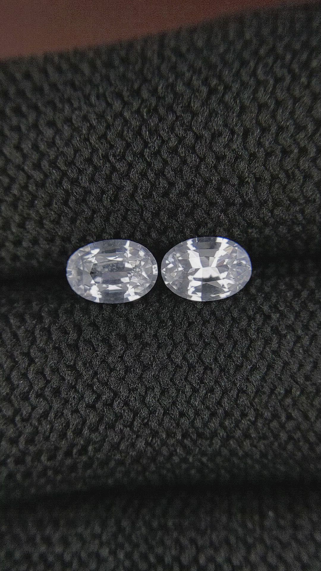 1.50&nbsp;Ct.Tw.Total Carat Weight White Sapphire Pair from Ceylon (Sri Lanka) Size Video