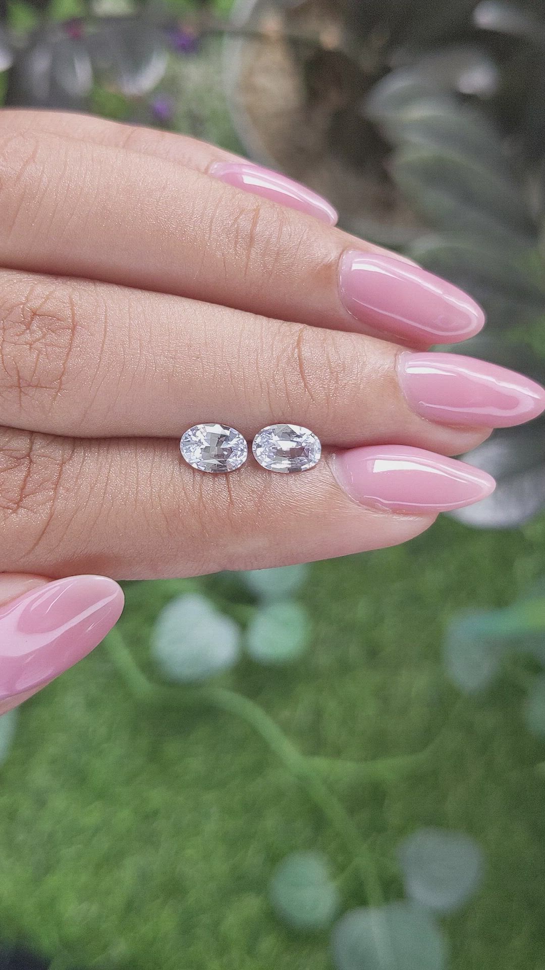 1.50&nbsp;Ct.Tw.Total Carat Weight White Sapphire Pair from Ceylon (Sri Lanka) Size Video