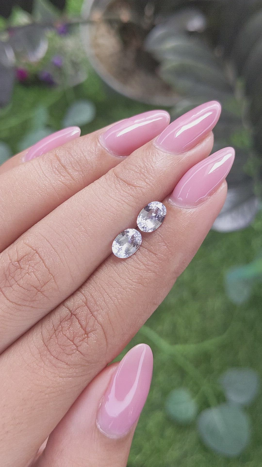 1.50&nbsp;Ct.Tw.Total Carat Weight White Sapphire Pair from Ceylon (Sri Lanka) Size Video