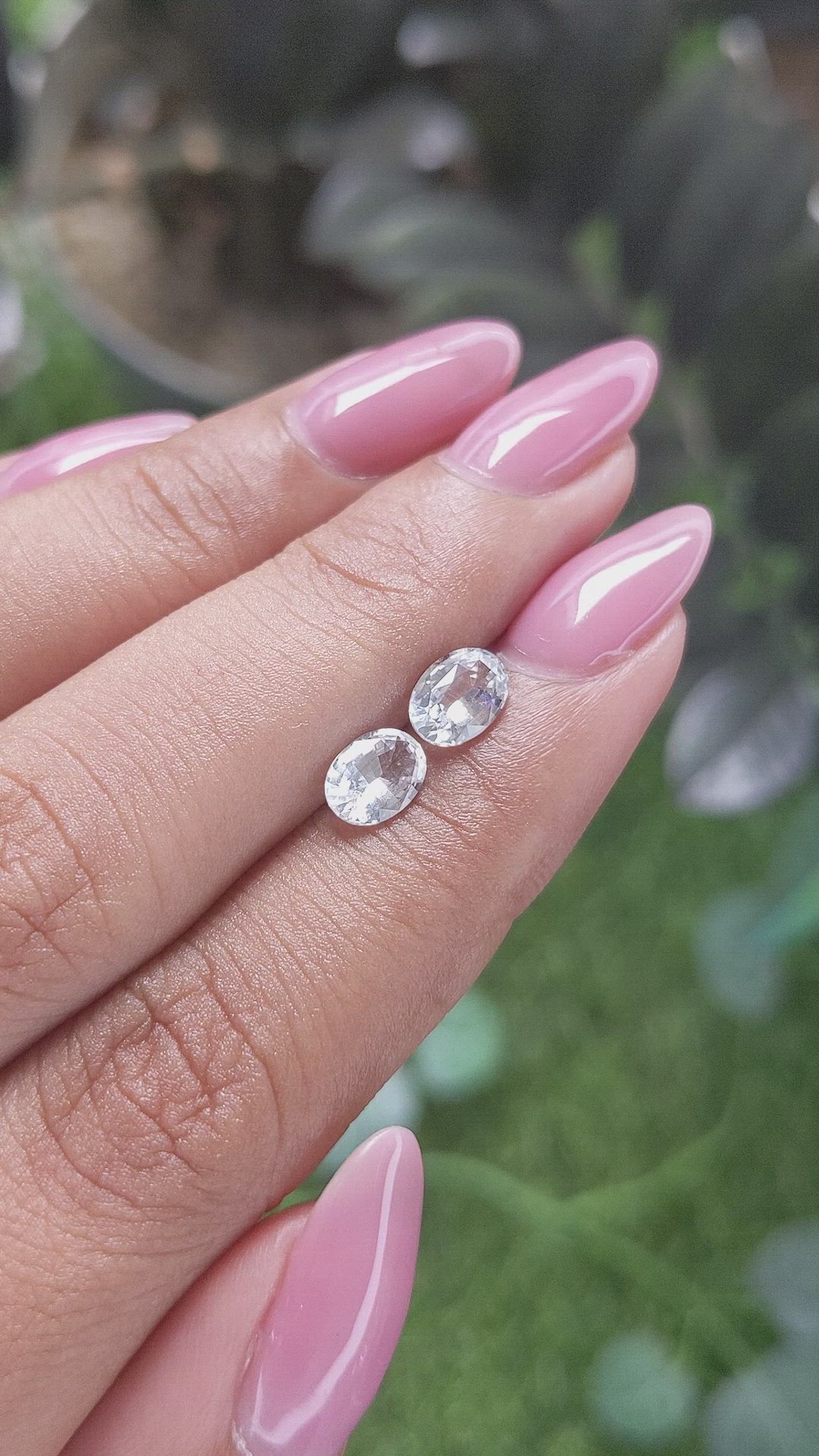 1.59&nbsp;Ct.Tw.Total Carat Weight White Sapphire Pair from Ceylon (Sri Lanka) Size Video