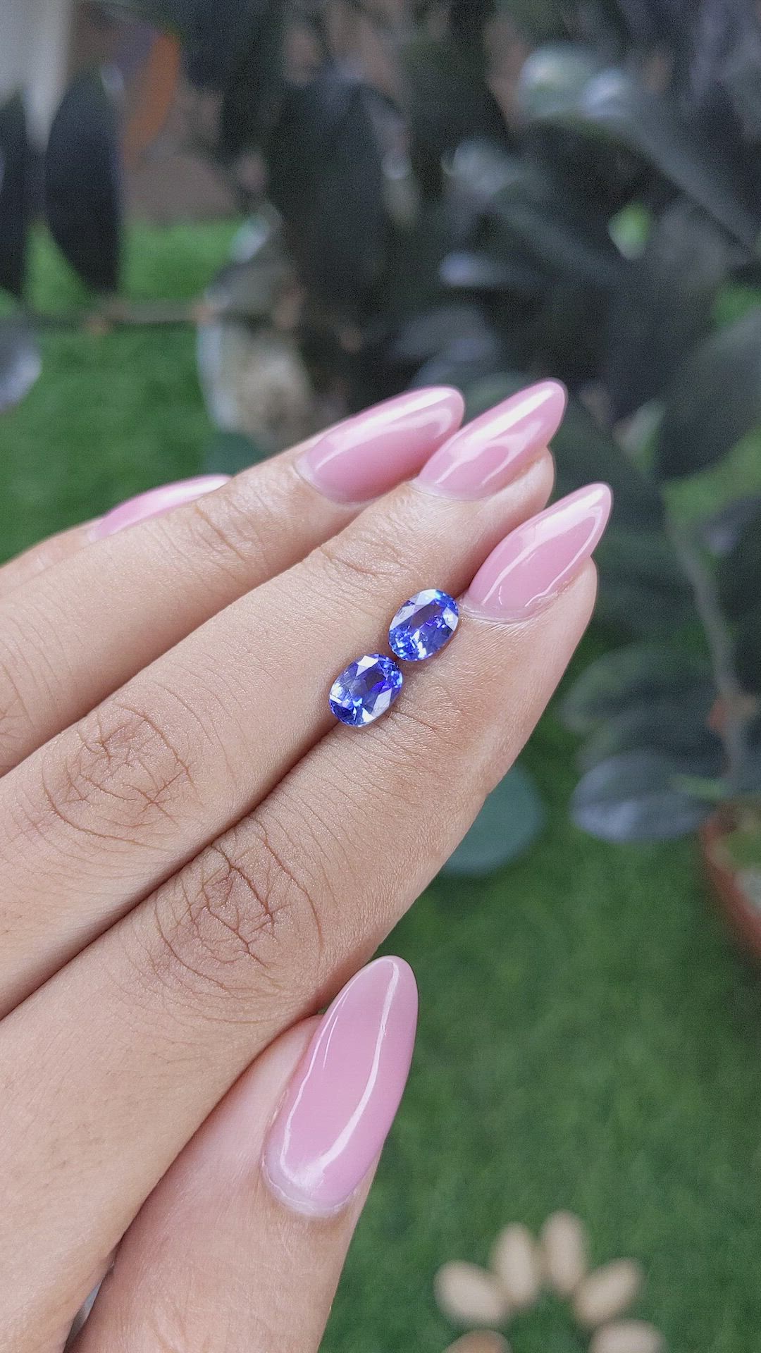 1.95&nbsp;Ct.Tw.Total Carat Weight Blue Sapphire Pair from Ceylon (Sri Lanka) Size Video