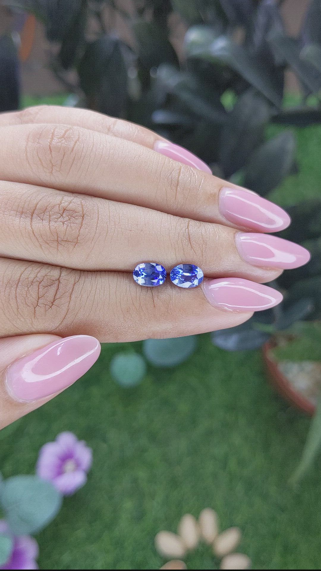 1.95&nbsp;Ct.Tw.Total Carat Weight Blue Sapphire Pair from Ceylon (Sri Lanka) Size Video