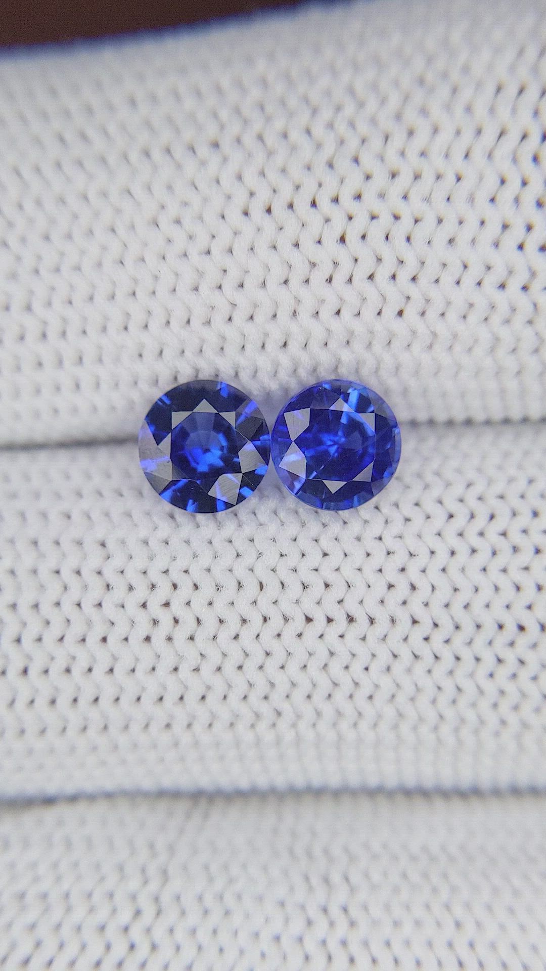1.94 Ct.Tw.Total Carat Weight Blue Sapphire Pair from Ceylon (Sri Lanka) Size Video