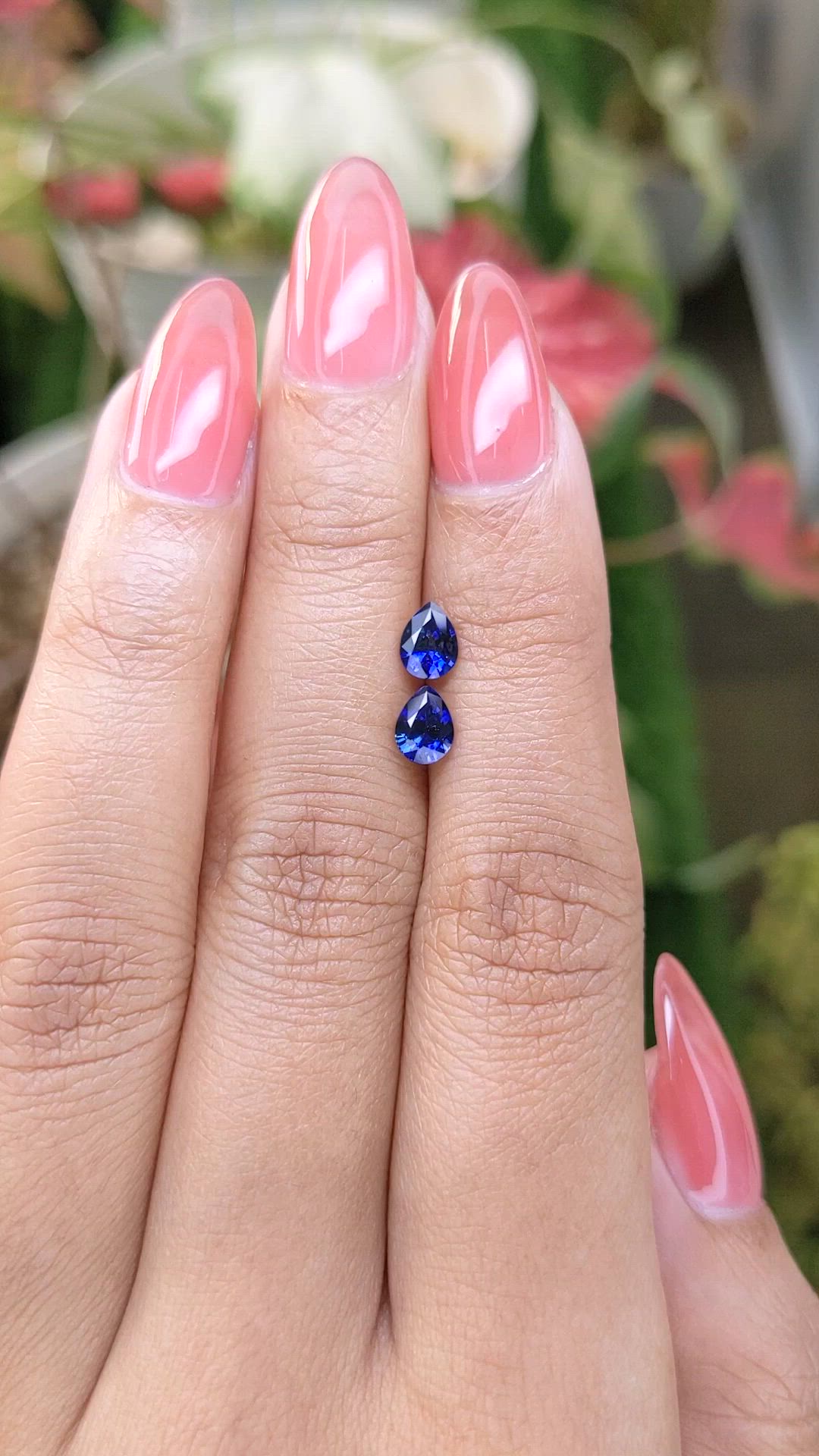 1.18&nbsp;Ct.Tw.Total Carat Weight Blue Sapphire Pair from Ceylon (Sri Lanka) Size Video