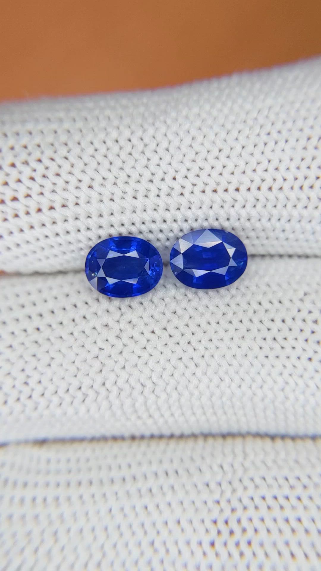2.33 Ct.Tw.Total Carat Weight Blue Sapphire Pair from Ceylon (Sri Lanka) Size Video