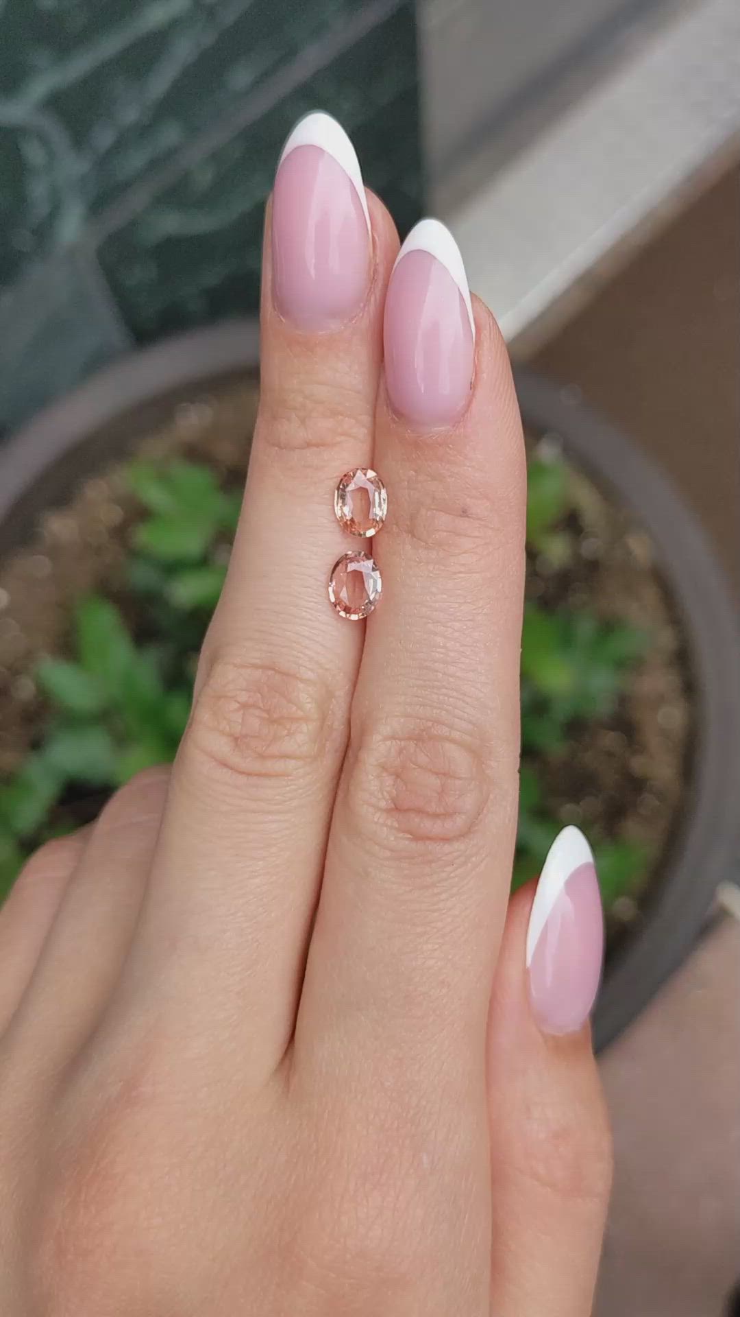 2.02&nbsp;Ct.Tw.Total Carat Weight Padparadscha Sapphire Pair from Ceylon (Sri Lanka) Size Video