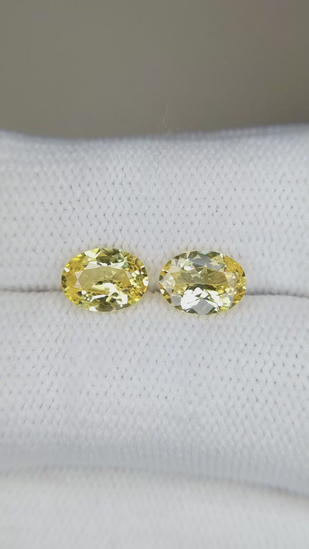 2.37&nbsp;Ct.Tw.Total Carat Weight Yellow Sapphire Pair from Ceylon (Sri Lanka) Size Video
