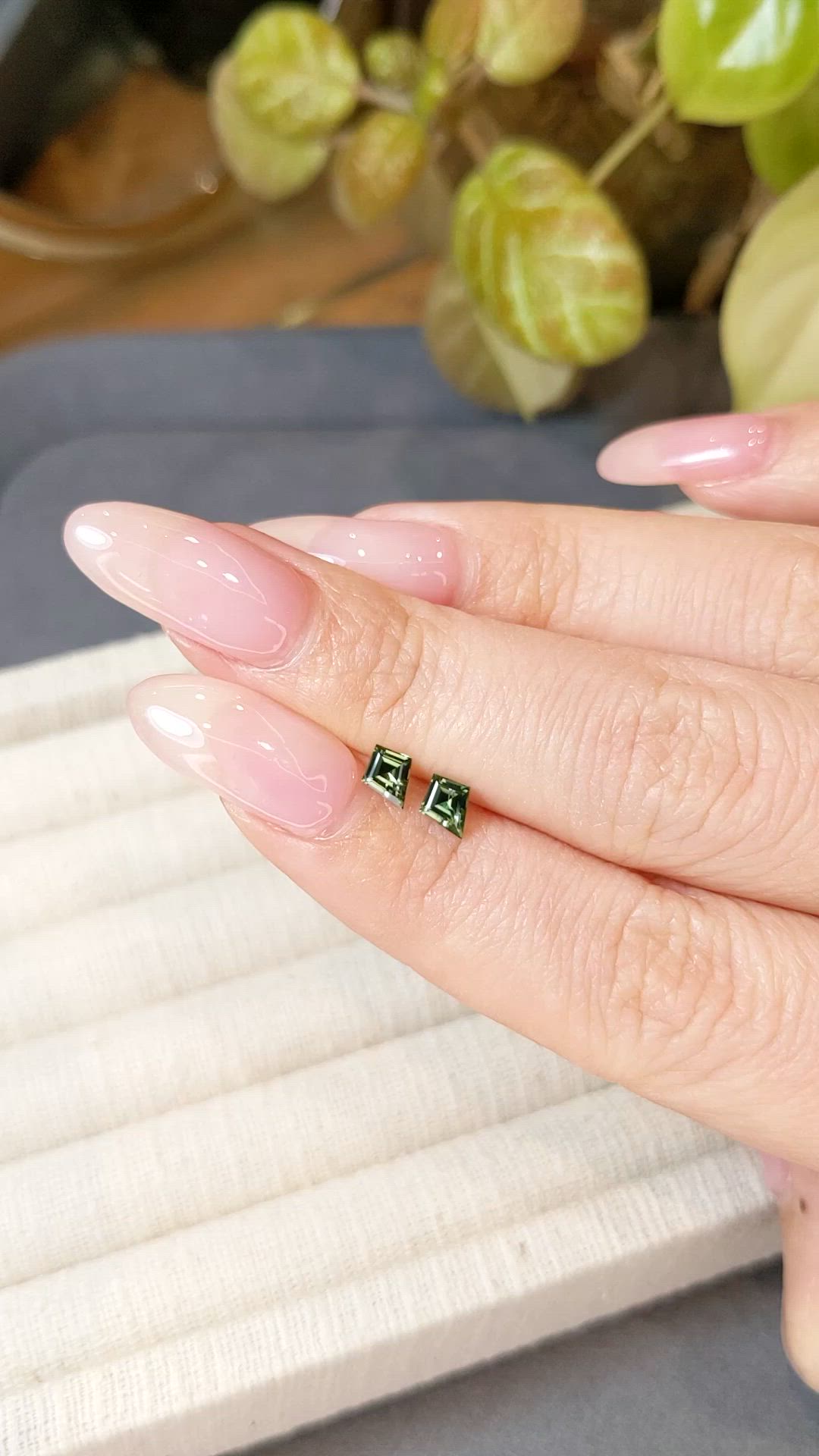0.81&nbsp;Ct.Tw.Total Carat Weight Green Sapphire Pair from Ceylon (Sri Lanka) Size Video