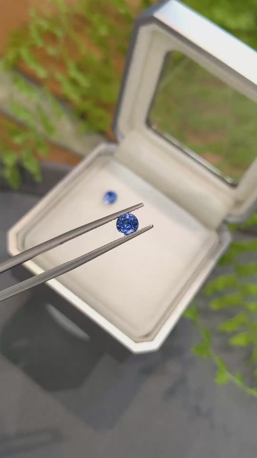 1.16&nbsp;Ct.Tw.Total Carat Weight Blue Sapphire Pair from Ceylon (Sri Lanka) Size Video