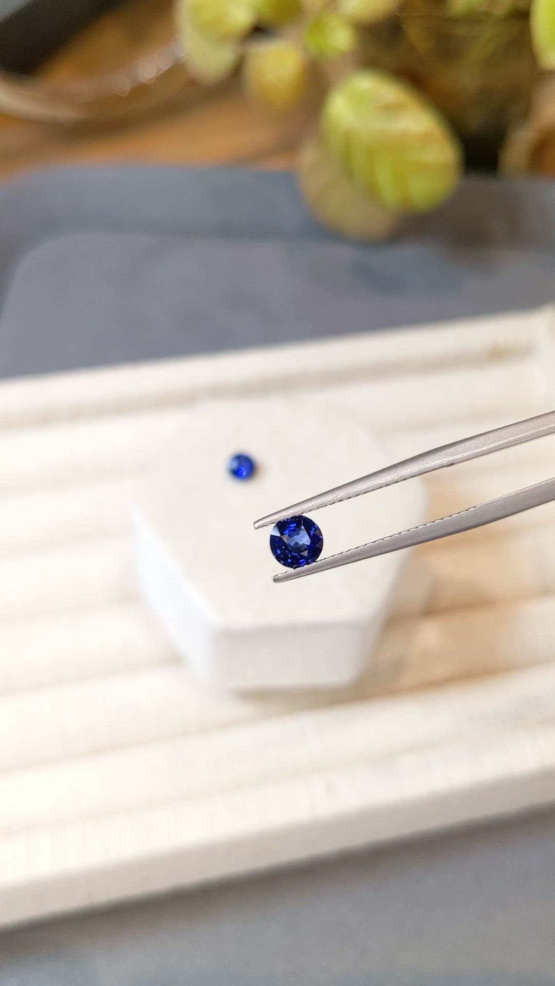 1.25&nbsp;Ct.Tw.Total Carat Weight Blue Sapphire Pair from Ceylon (Sri Lanka) Size Video