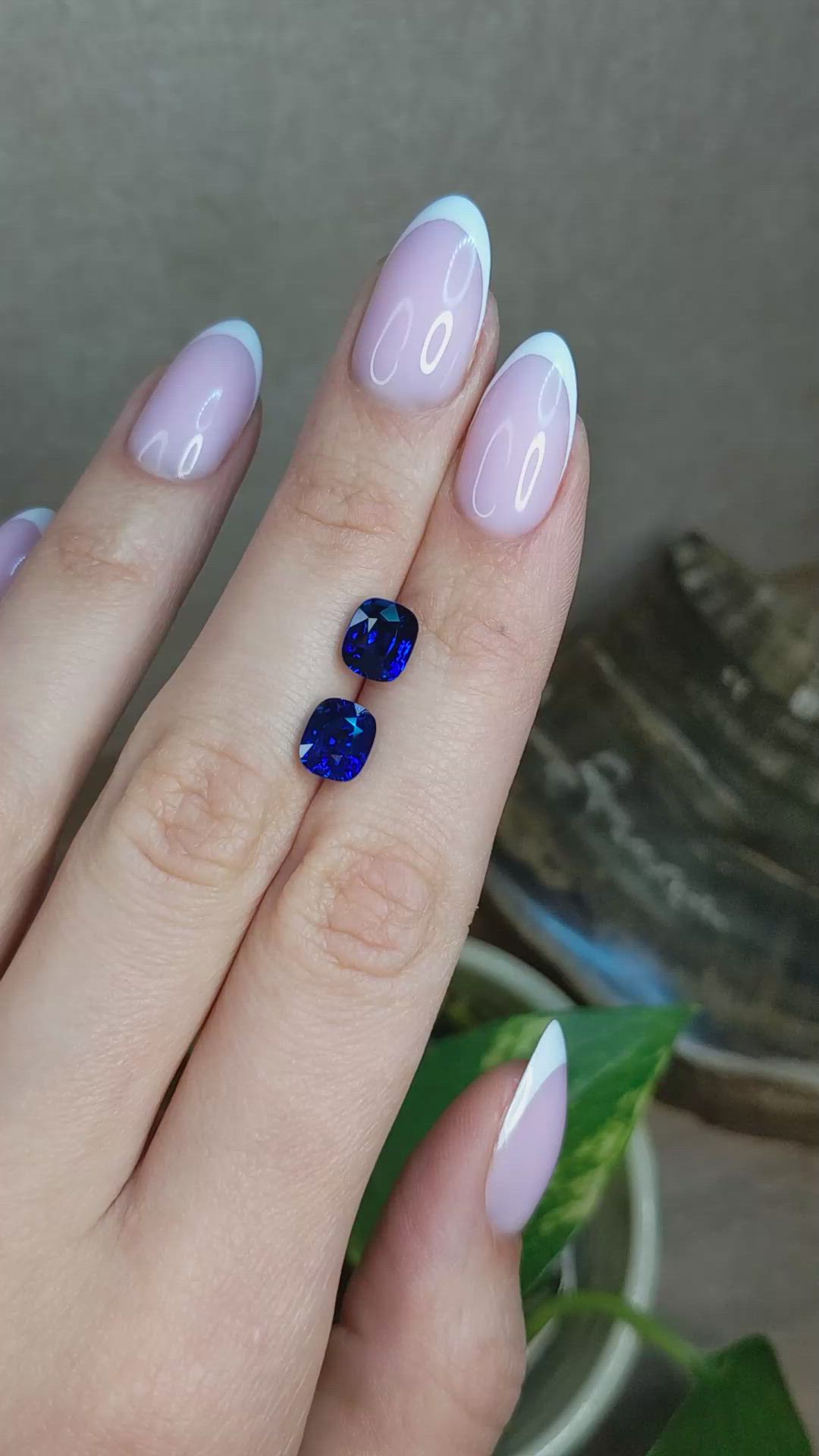5.02&nbsp;Ct.Tw.Total Carat Weight Blue Sapphire Pair from Ceylon (Sri Lanka) Size Video