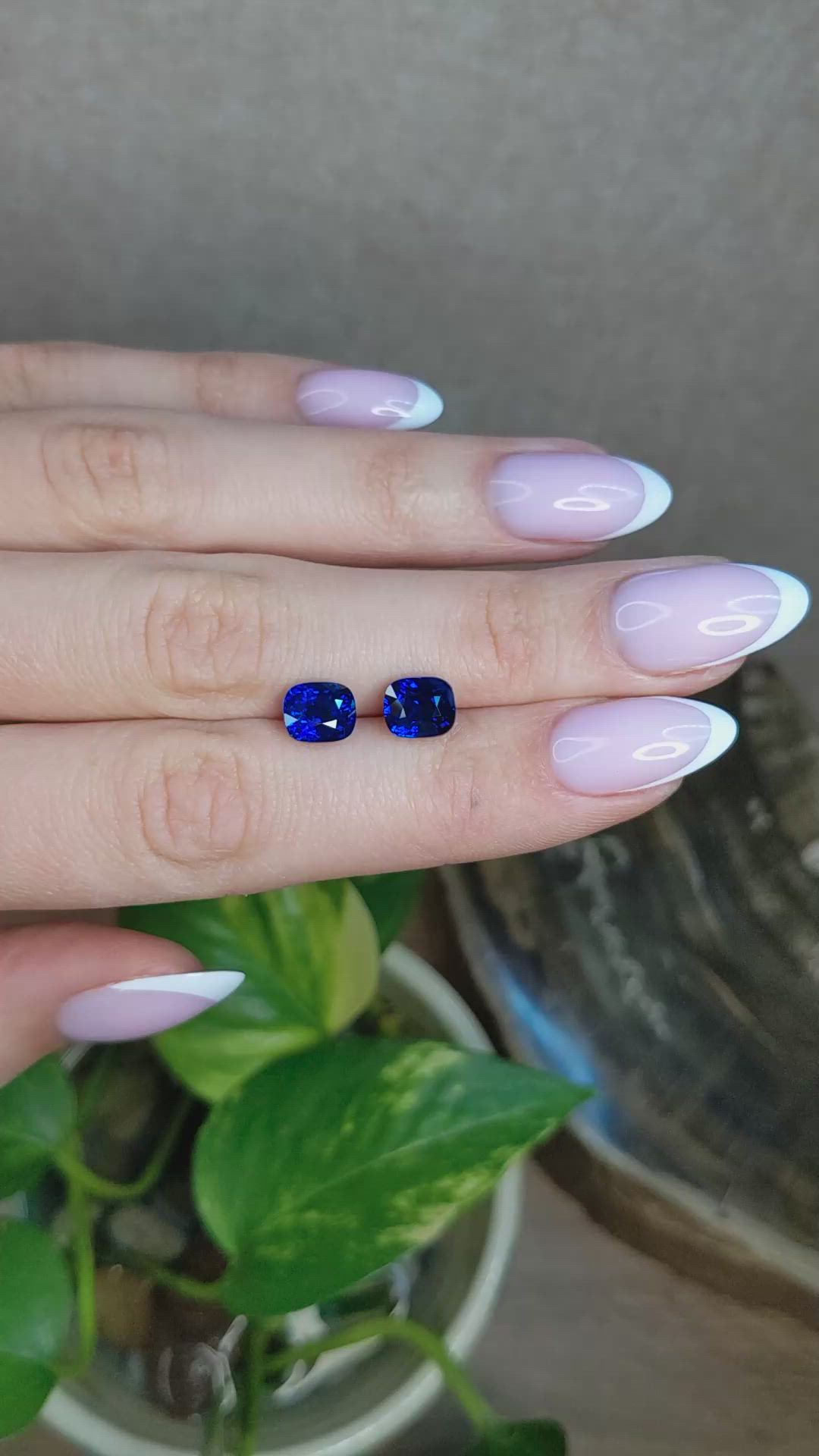 5.02&nbsp;Ct.Tw.Total Carat Weight Blue Sapphire Pair from Ceylon (Sri Lanka) Size Video
