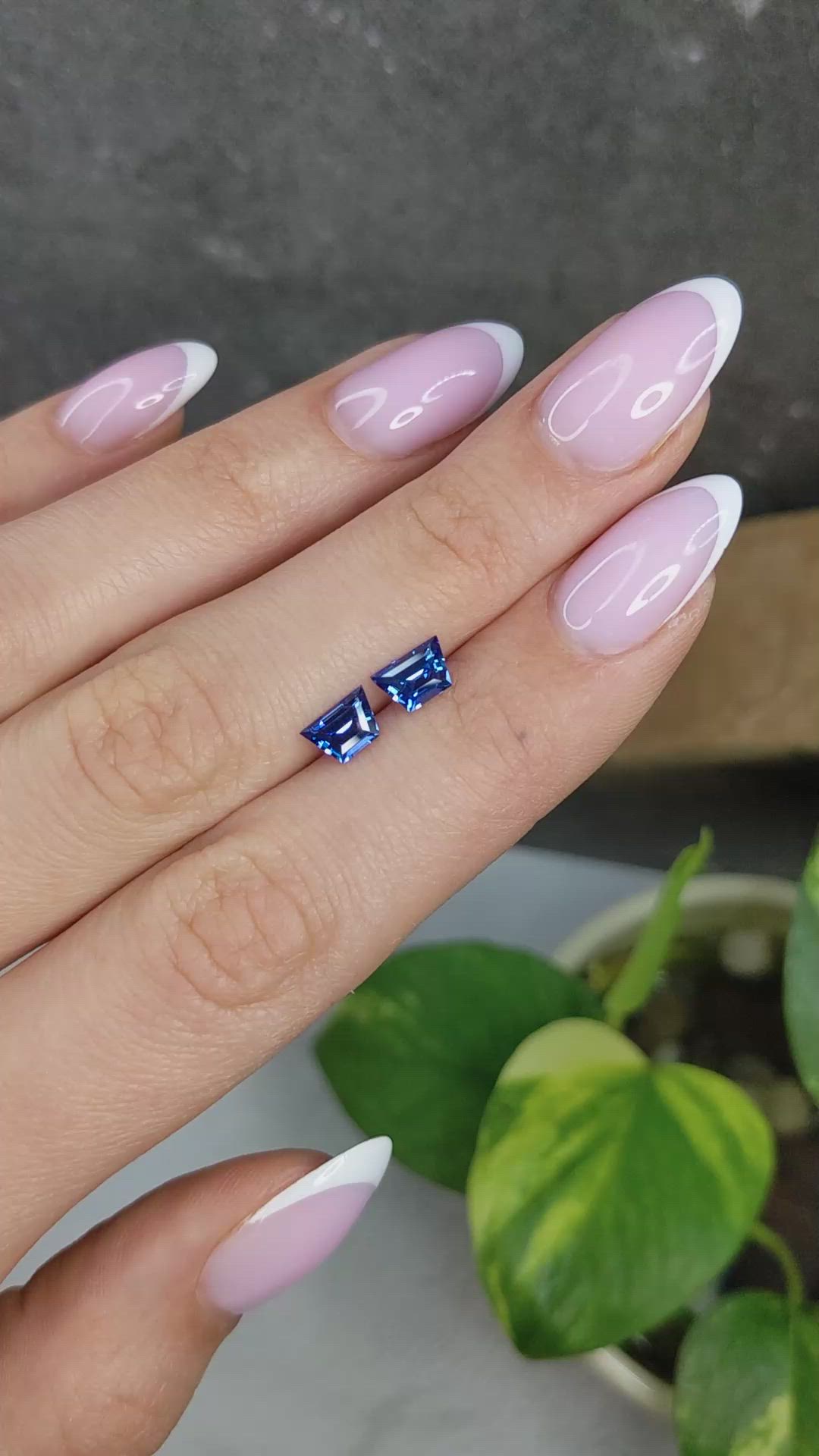 1.51&nbsp;Ct.Tw.Total Carat Weight Blue Sapphire Pair from Ceylon (Sri Lanka) Size Video