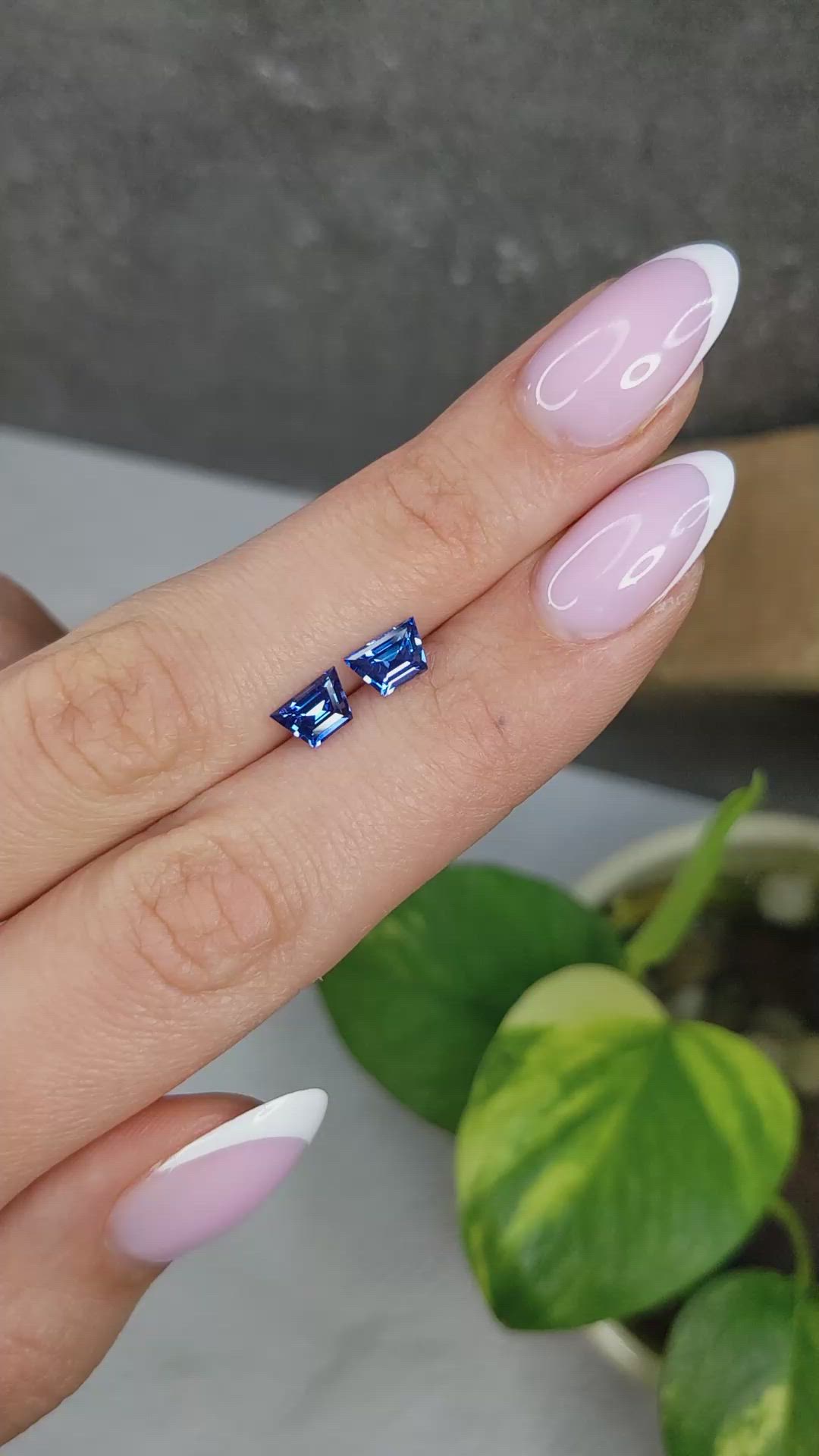 1.51&nbsp;Ct.Tw.Total Carat Weight Blue Sapphire Pair from Ceylon (Sri Lanka) Size Video