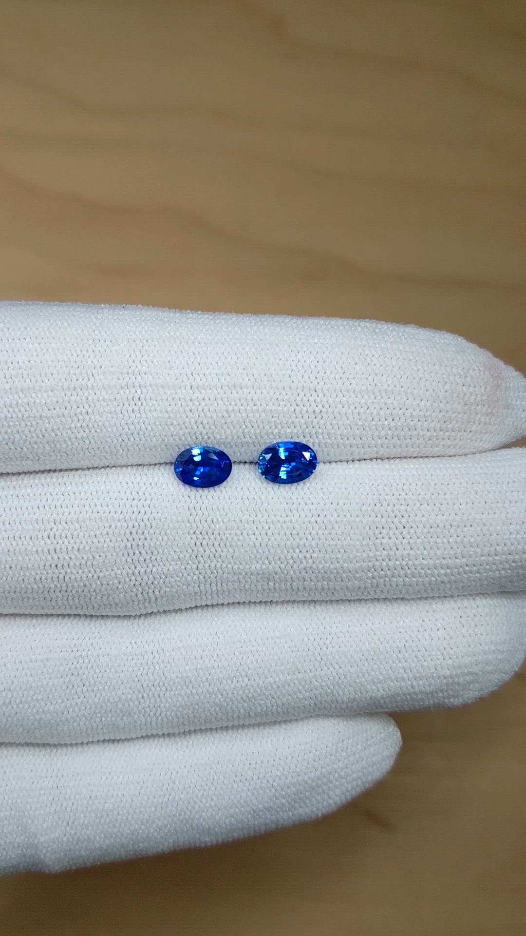 1.95&nbsp;Ct.Tw.Total Carat Weight Blue Sapphire Pair from Ceylon (Sri Lanka) Size Video