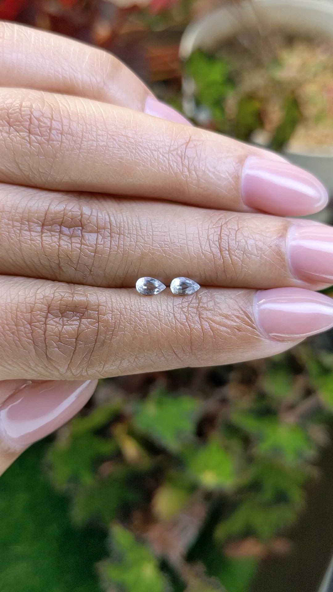 0.56&nbsp;Ct.Tw.Total Carat Weight White Sapphire Pair from Ceylon (Sri Lanka) Size Video