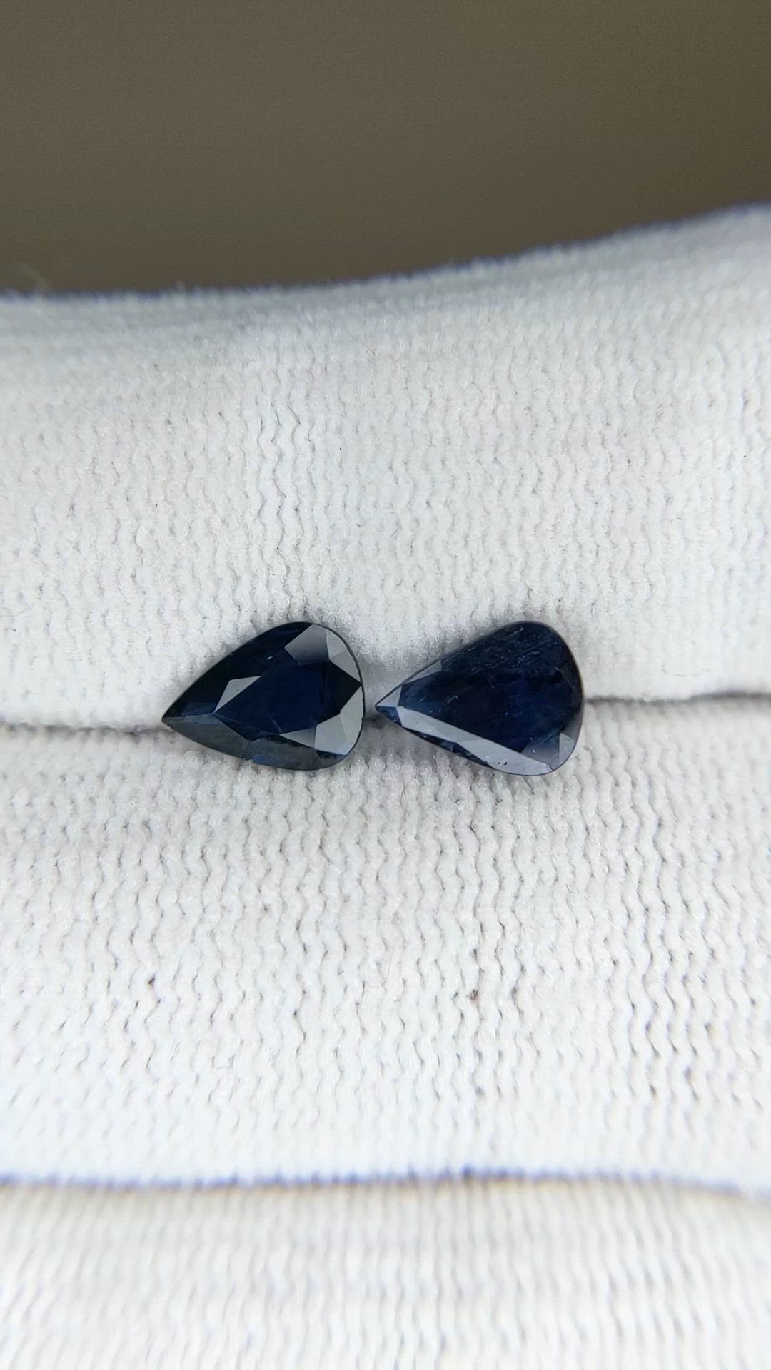 1.83&nbsp;Ct.Tw.Total Carat Weight Blue Sapphire Pair from Ceylon (Sri Lanka) Size Video