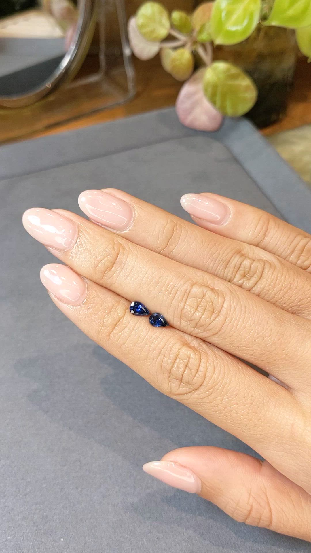 1.07&nbsp;Ct.Tw.Total Carat Weight Blue Sapphire Pair from Ceylon (Sri Lanka) Size Video