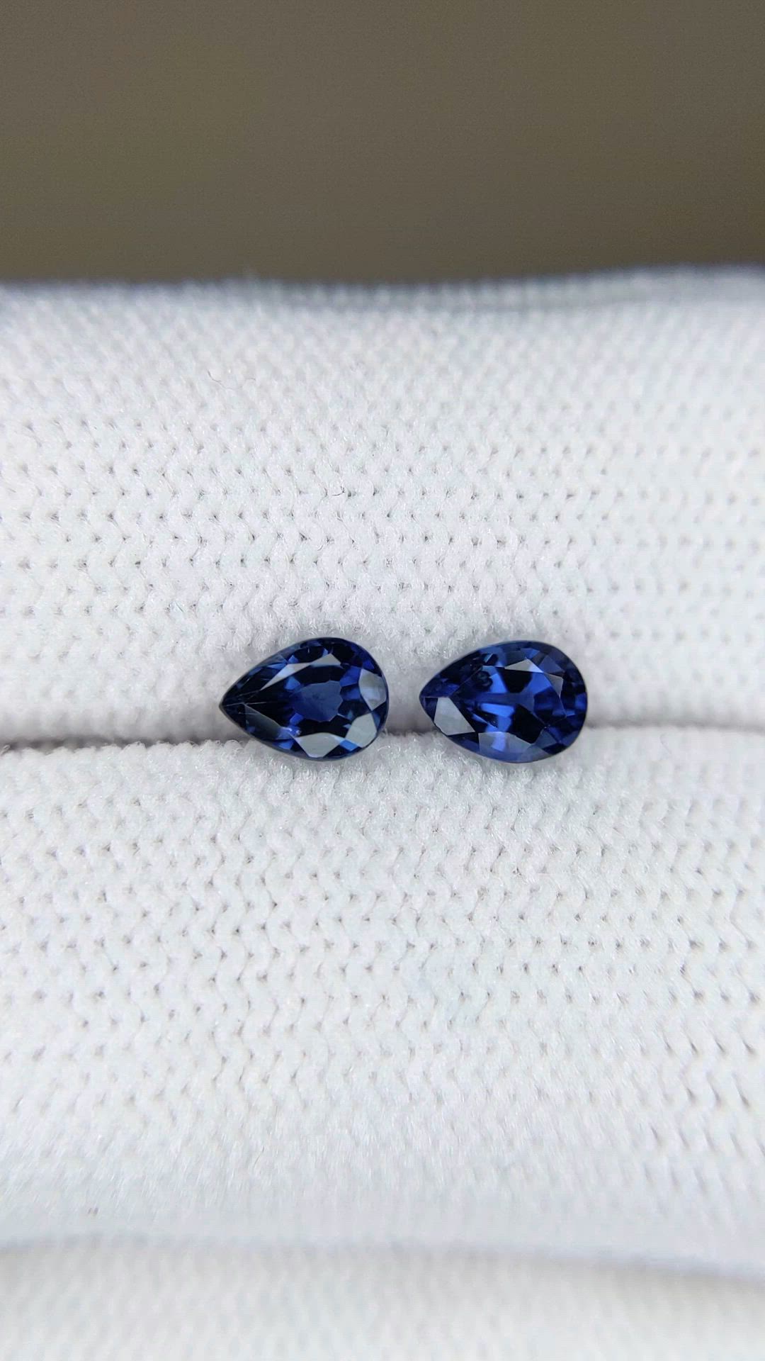 0.97&nbsp;Ct.Tw.Total Carat Weight Blue Sapphire Pair from Ceylon (Sri Lanka) Size Video