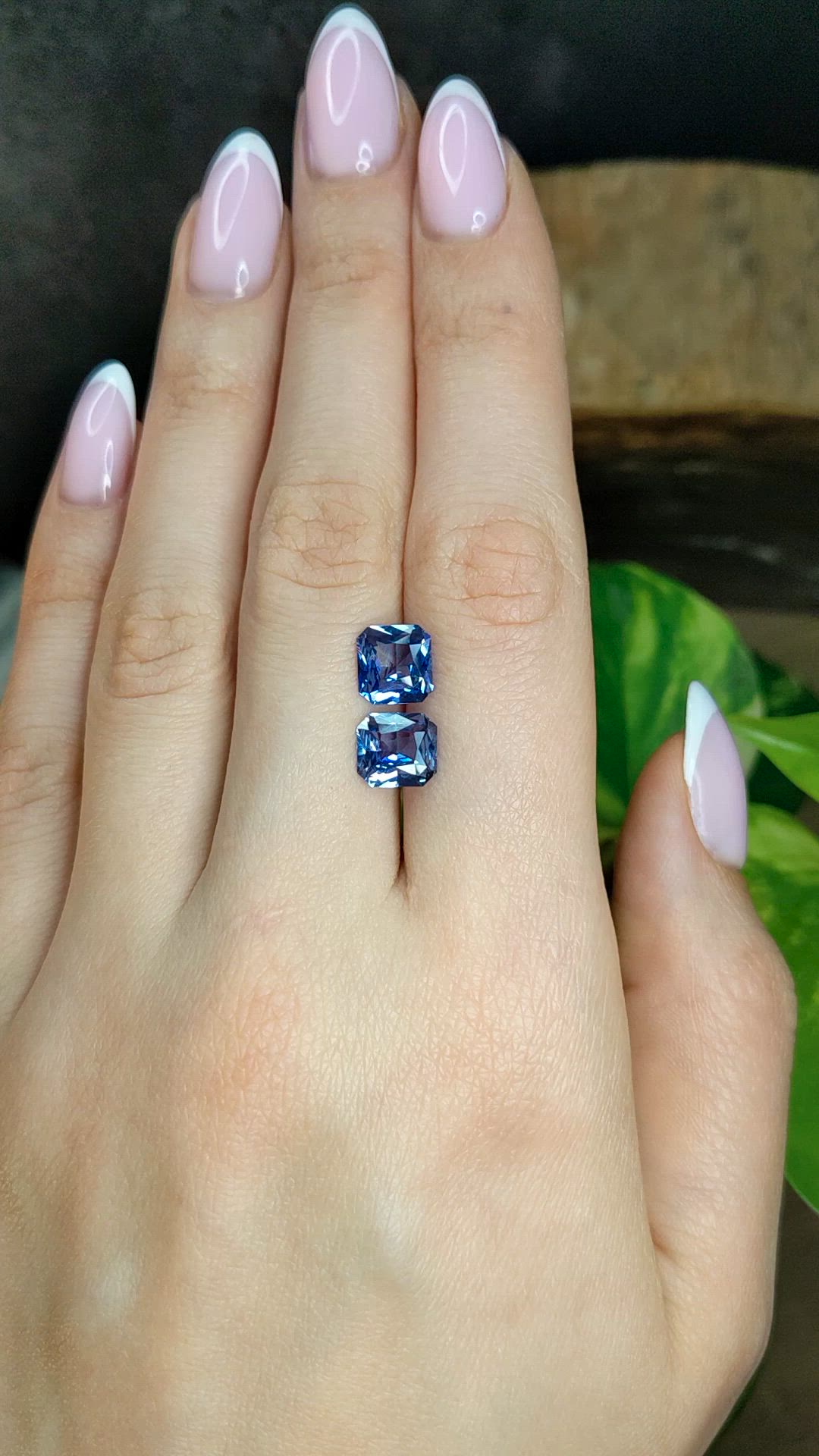 4.35&nbsp;Ct.Tw.Total Carat Weight Blue Sapphire Pair from Ceylon (Sri Lanka) Size Video