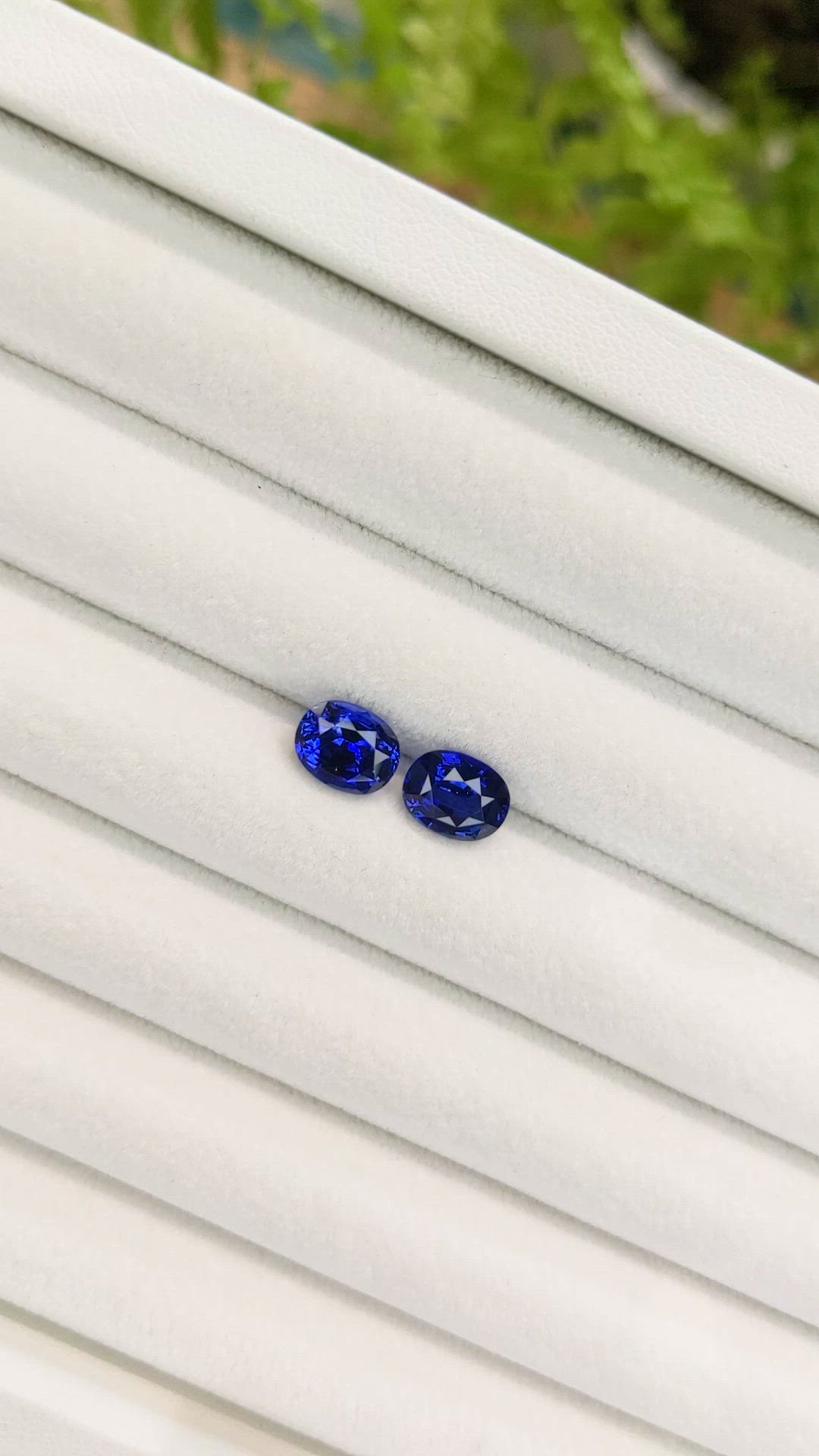 4.04&nbsp;Ct.Tw.Total Carat Weight Blue Sapphire Pair from Ceylon (Sri Lanka) Size Video