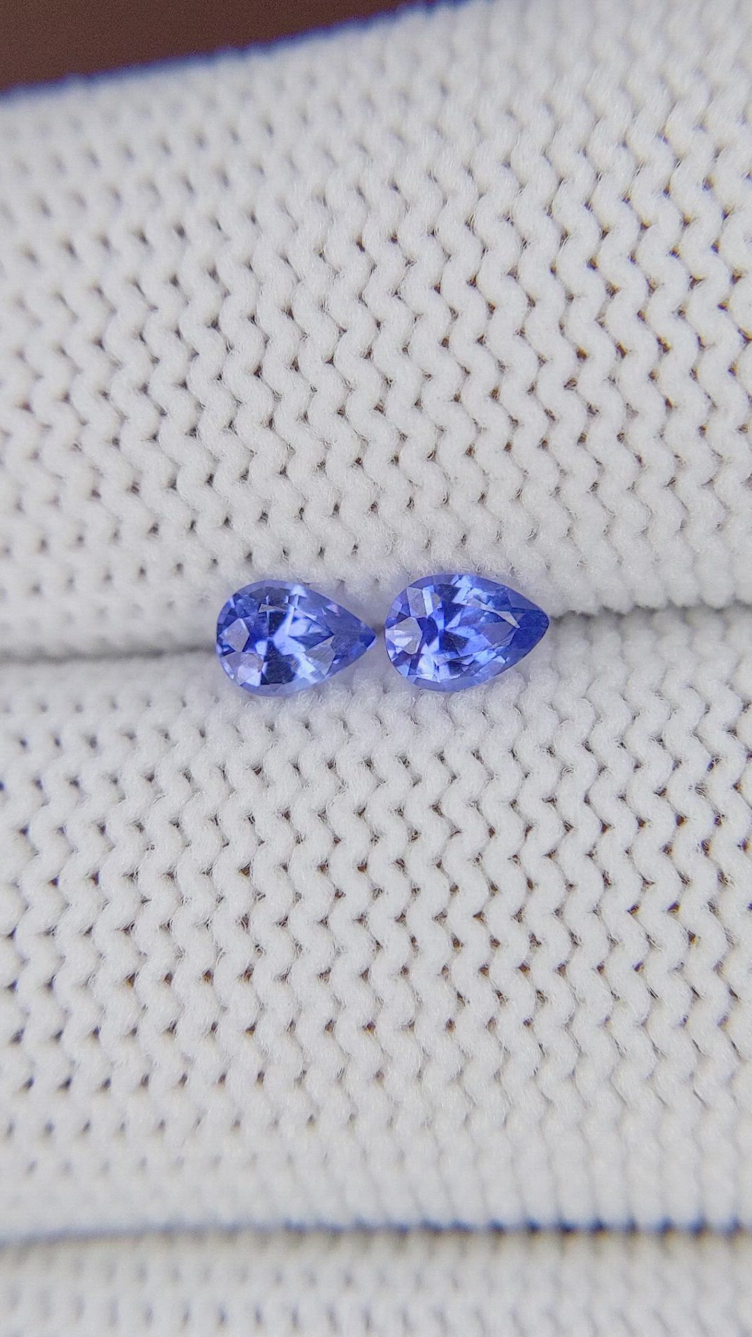 0.46&nbsp;Ct.Tw.Total Carat Weight Blue Sapphire Pair from Ceylon (Sri Lanka) Size Video