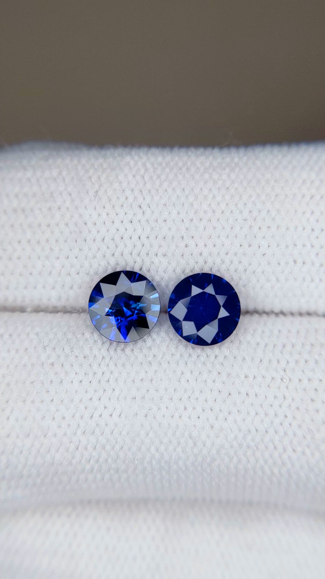 2.03&nbsp;Ct.Tw.Total Carat Weight Blue Sapphire Pair from Ceylon (Sri Lanka) Size Video