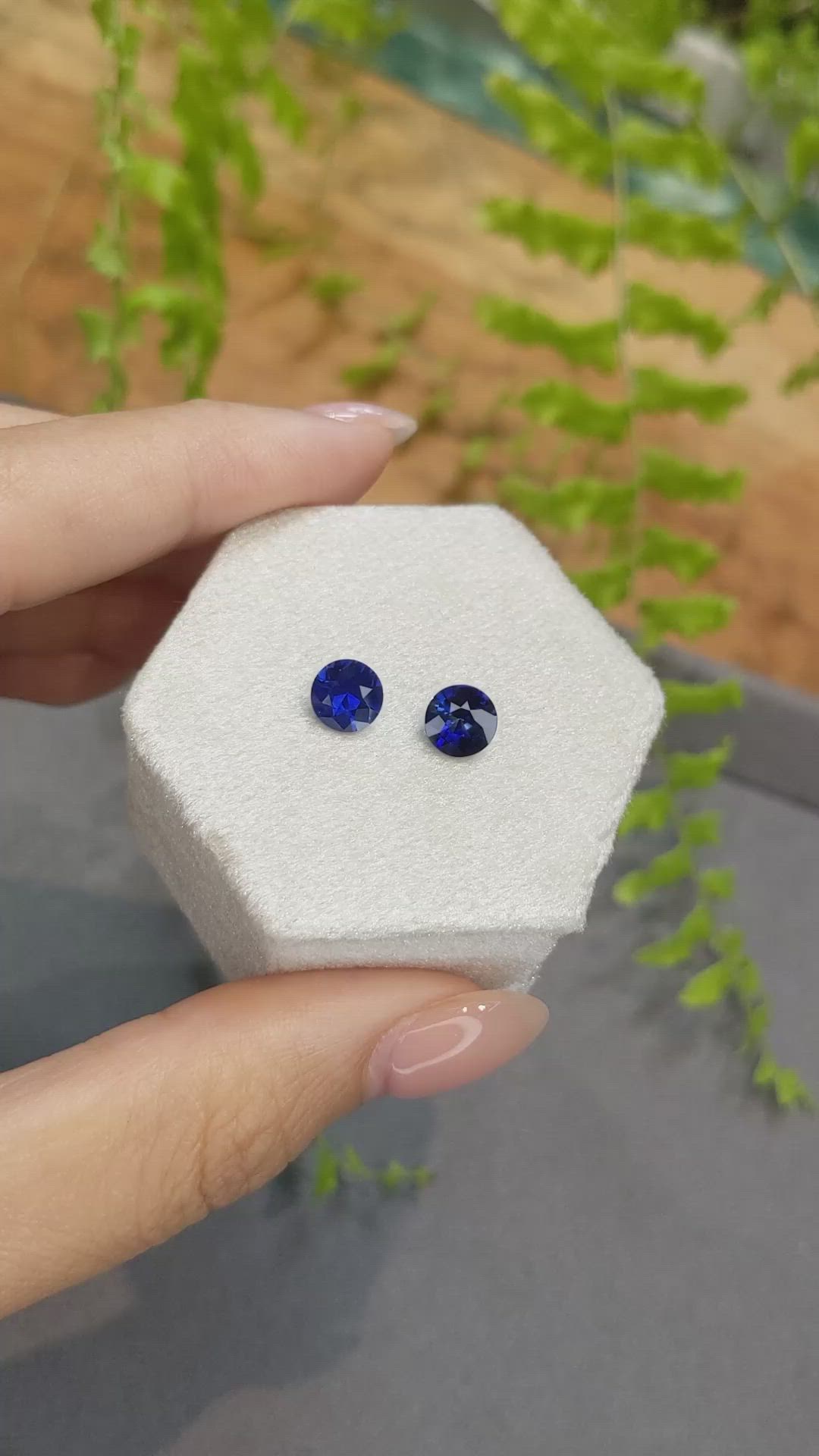 2.03&nbsp;Ct.Tw.Total Carat Weight Blue Sapphire Pair from Ceylon (Sri Lanka) Size Video