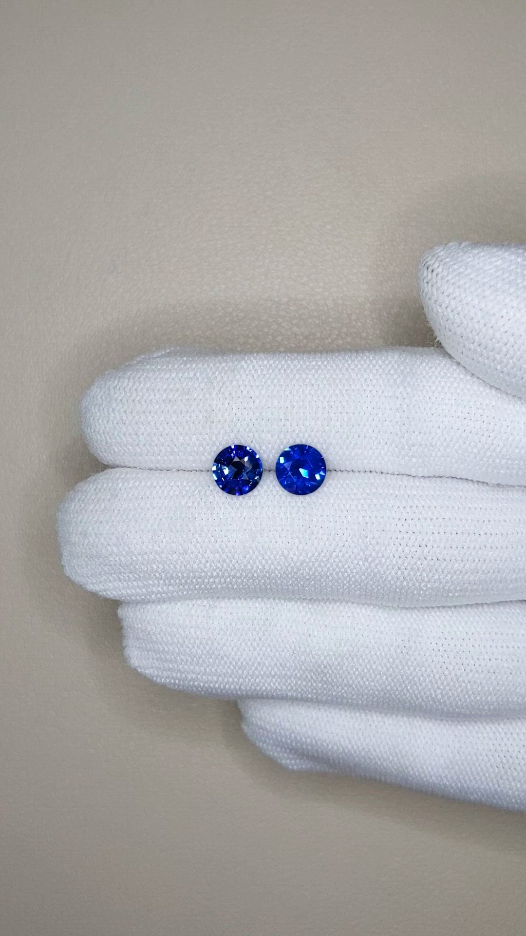 2.03&nbsp;Ct.Tw.Total Carat Weight Blue Sapphire Pair from Ceylon (Sri Lanka) Size Video