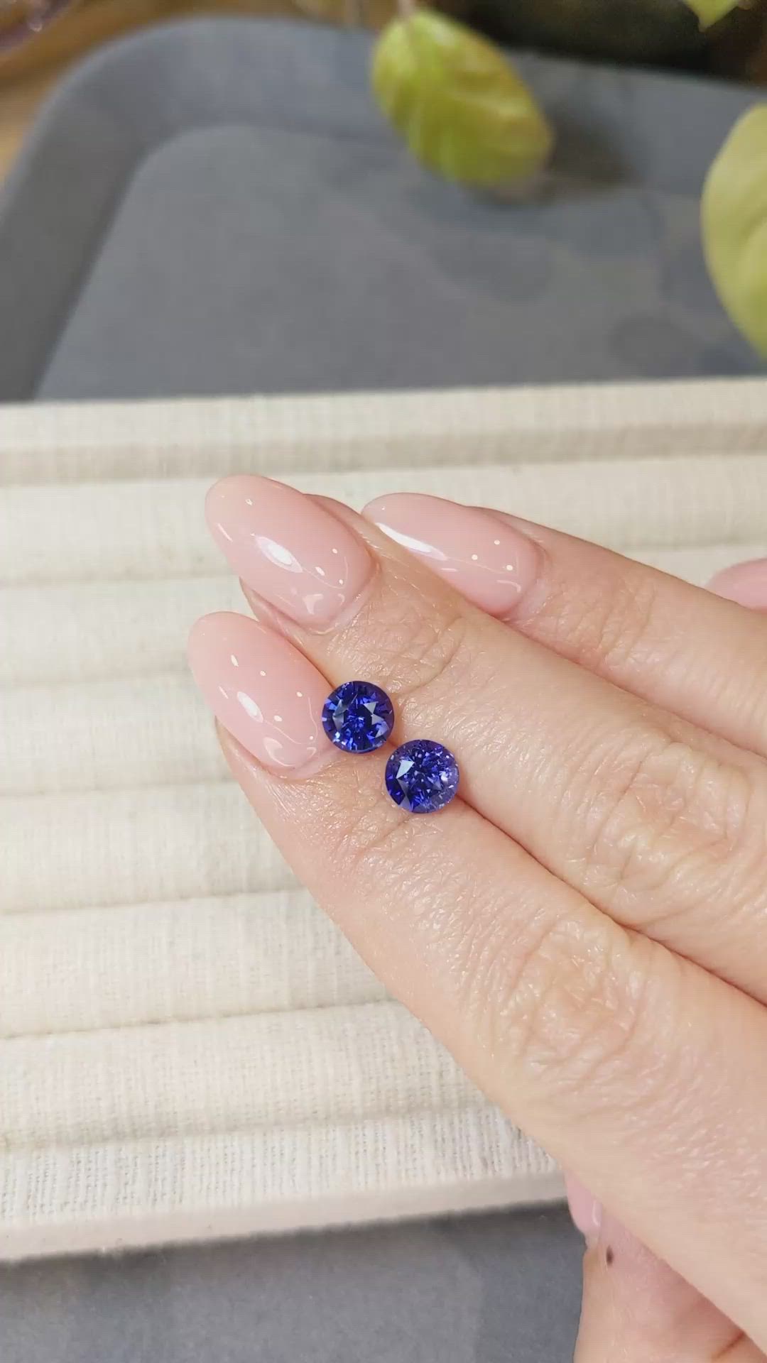 2.86&nbsp;Ct.Tw.Total Carat Weight Blue Sapphire Pair from Ceylon (Sri Lanka) Size Video
