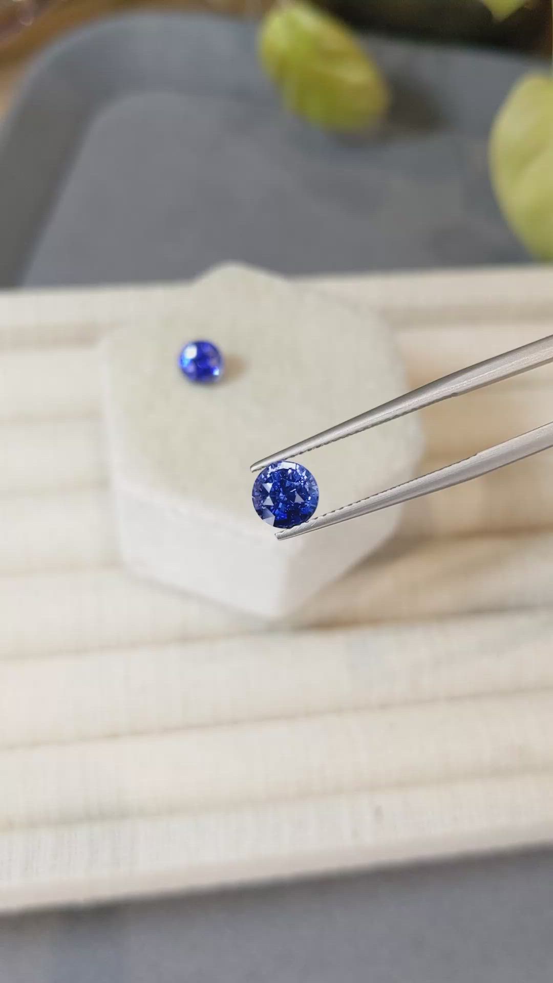 2.86&nbsp;Ct.Tw.Total Carat Weight Blue Sapphire Pair from Ceylon (Sri Lanka) Size Video