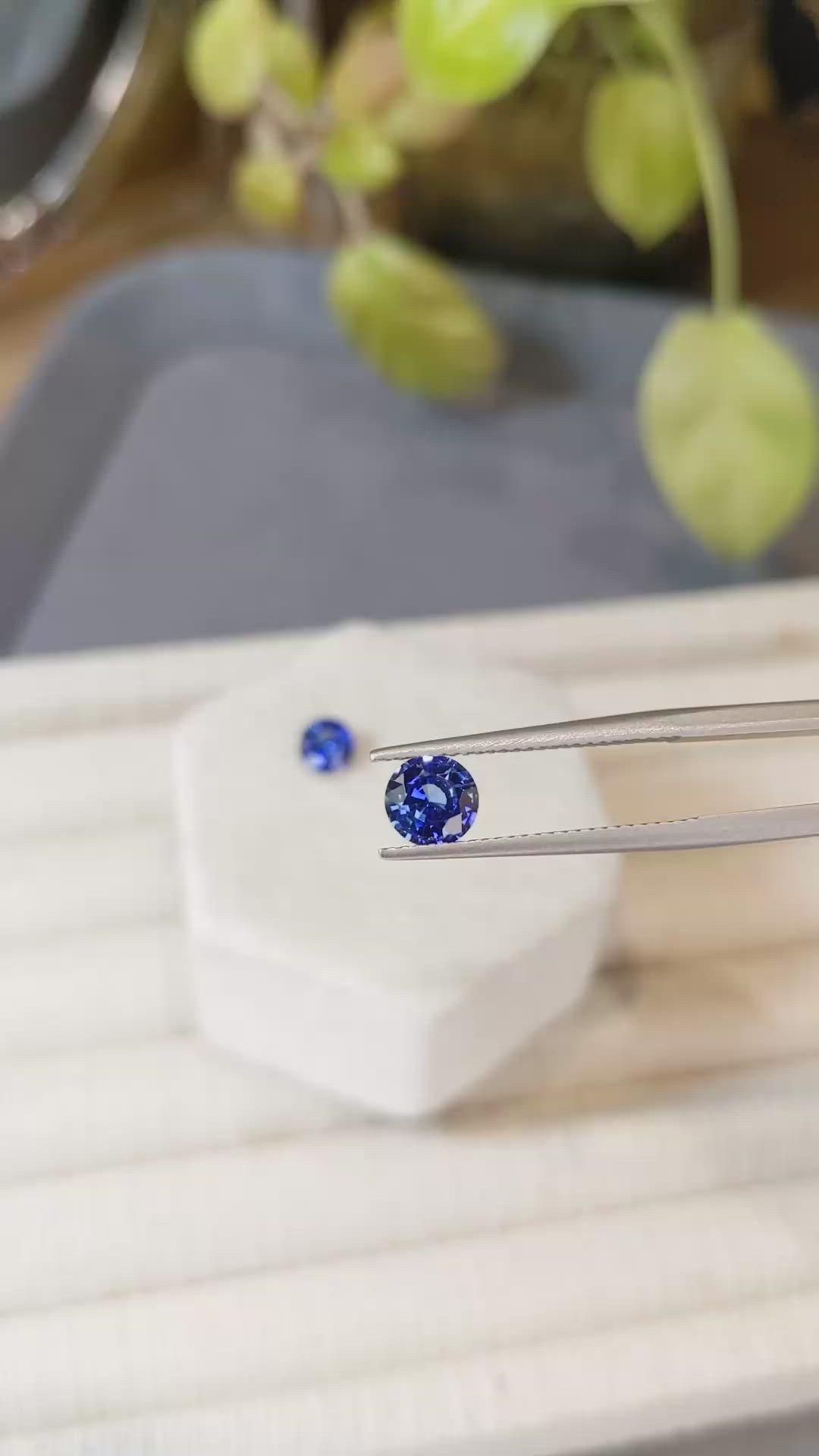 1.82&nbsp;Ct.Tw.Total Carat Weight Blue Sapphire Pair from Ceylon (Sri Lanka) Size Video