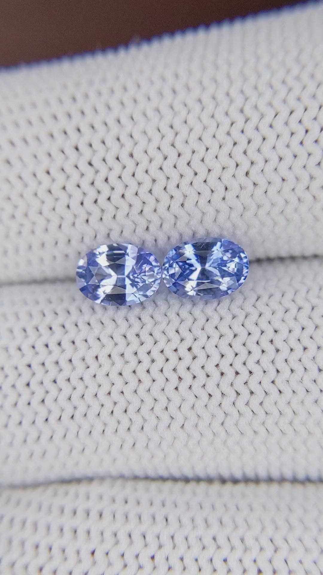 1.78&nbsp;Ct.Tw.Total Carat Weight Blue Sapphire Pair from Ceylon (Sri Lanka) Size Video