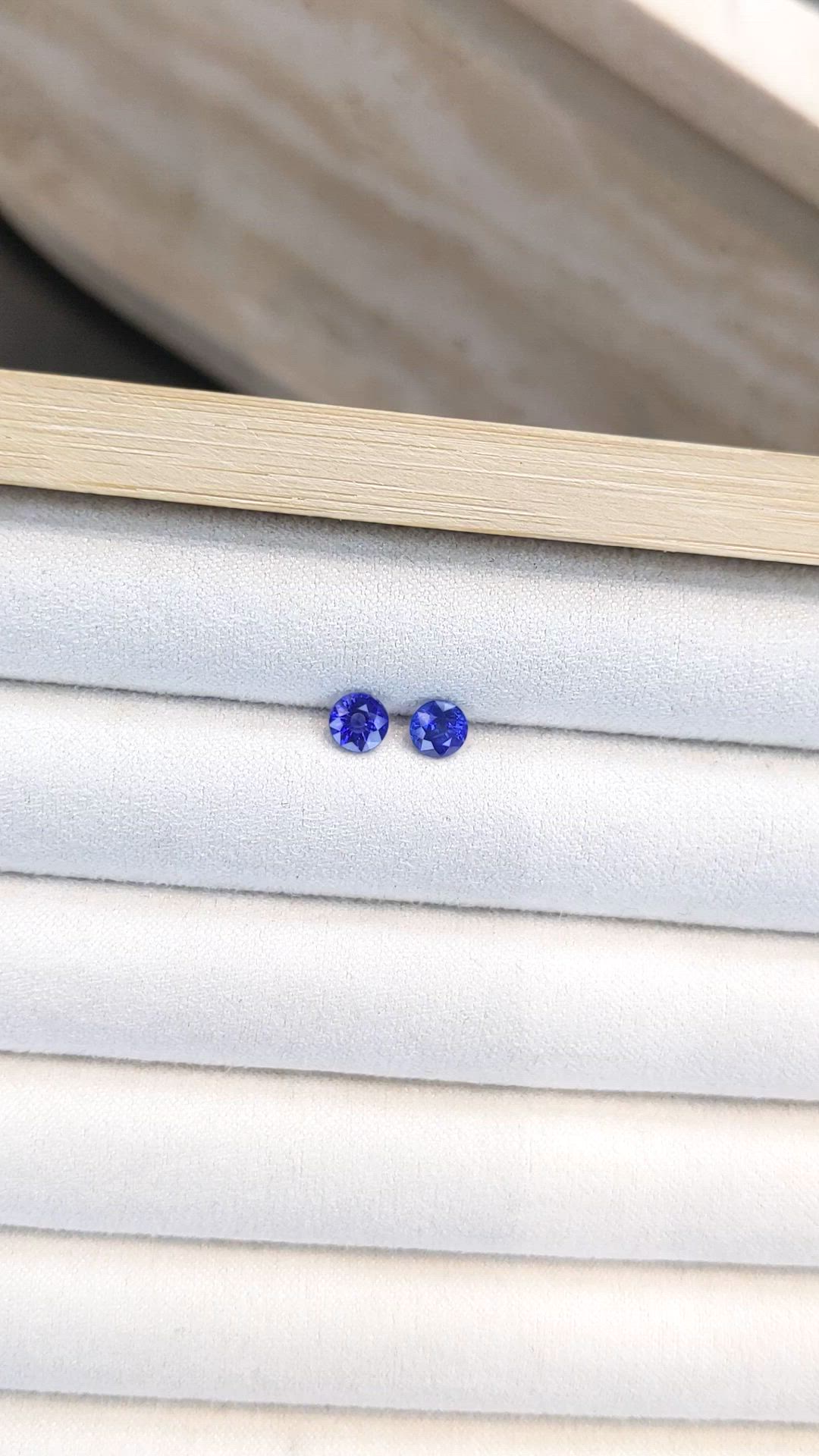 1.17&nbsp;Ct.Tw.Total Carat Weight Blue Sapphire Pair from Ceylon (Sri Lanka) Size Video